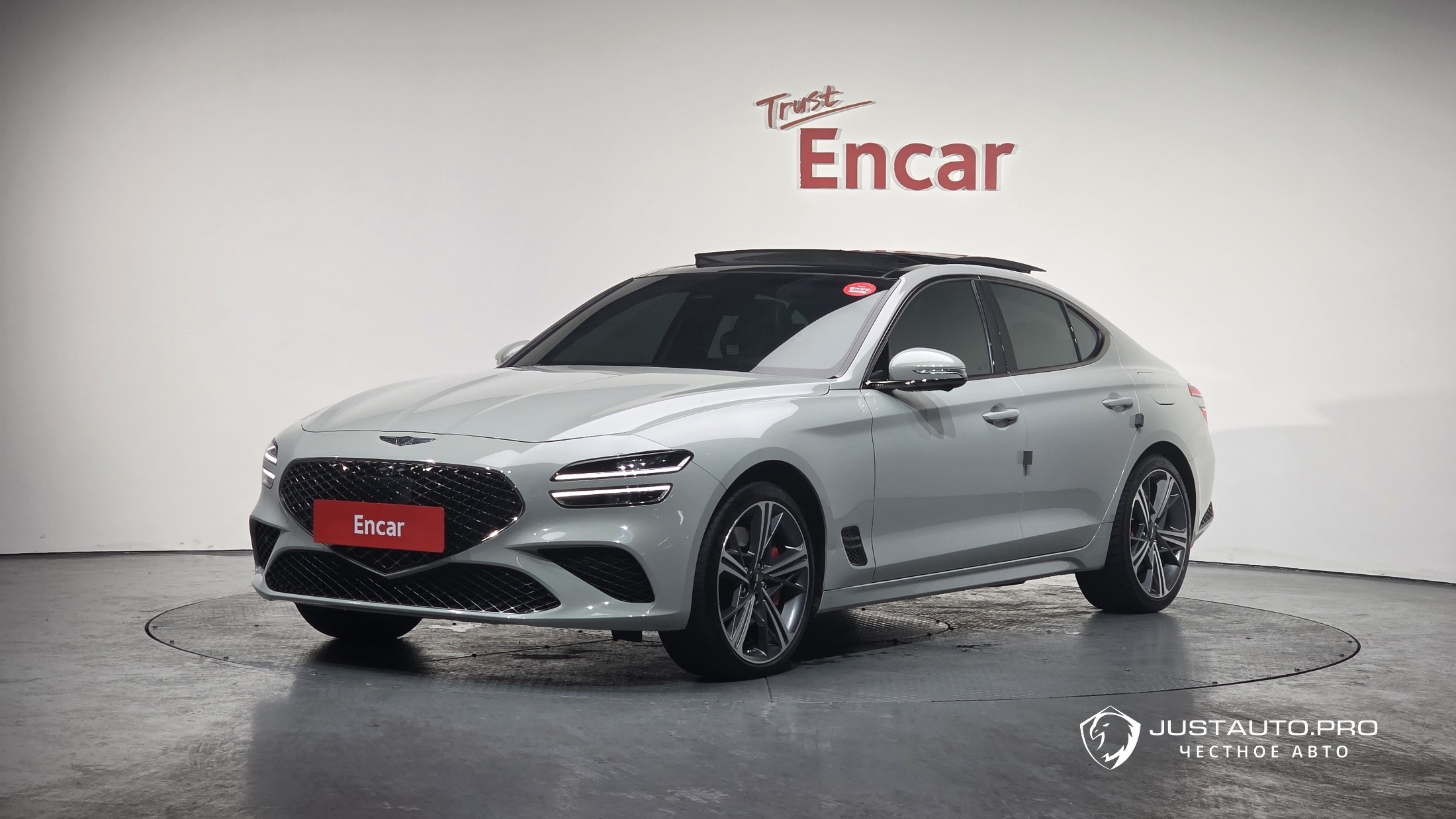 Автомобиль Genesis G70