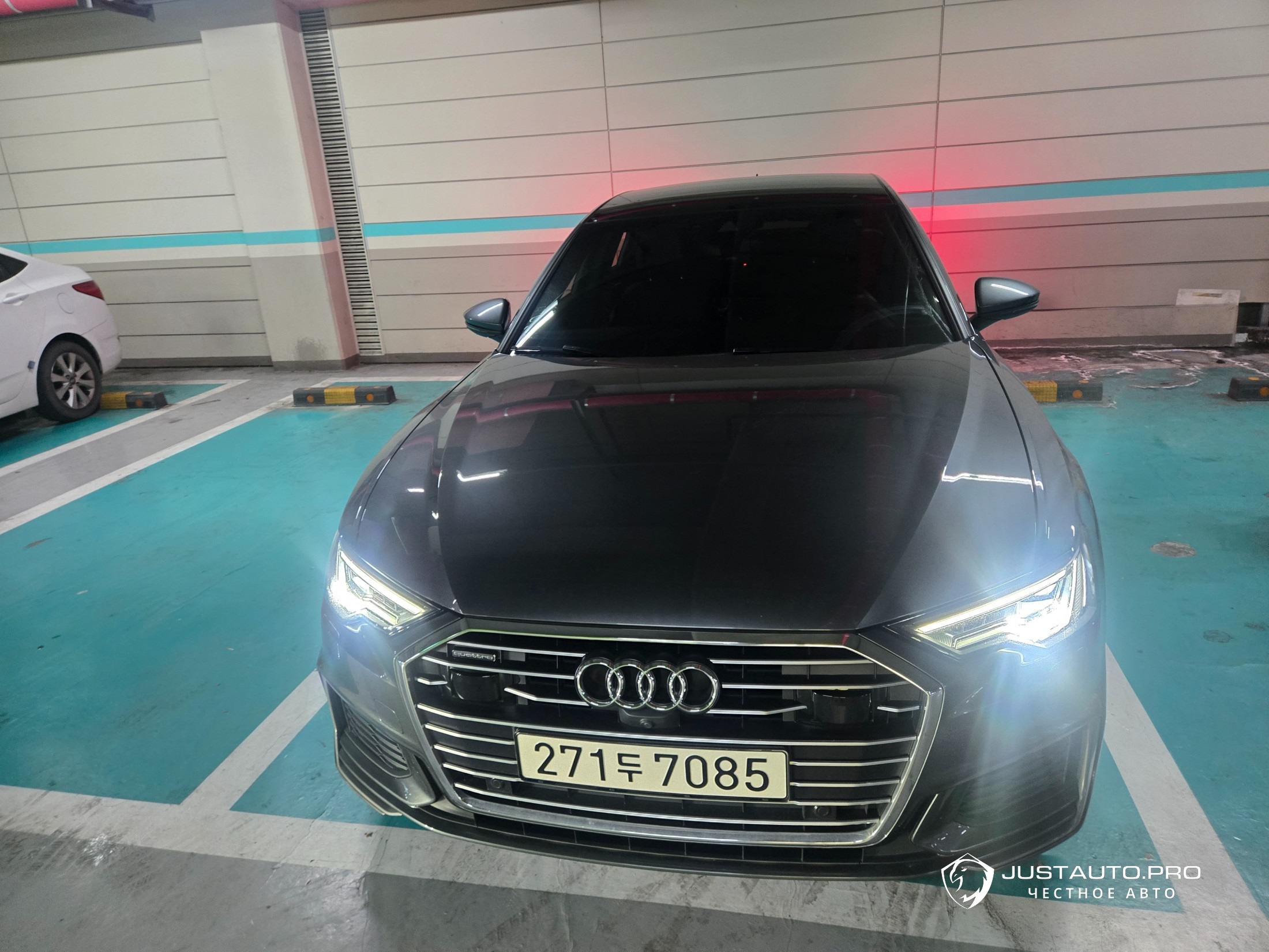 Автомобиль Audi A6