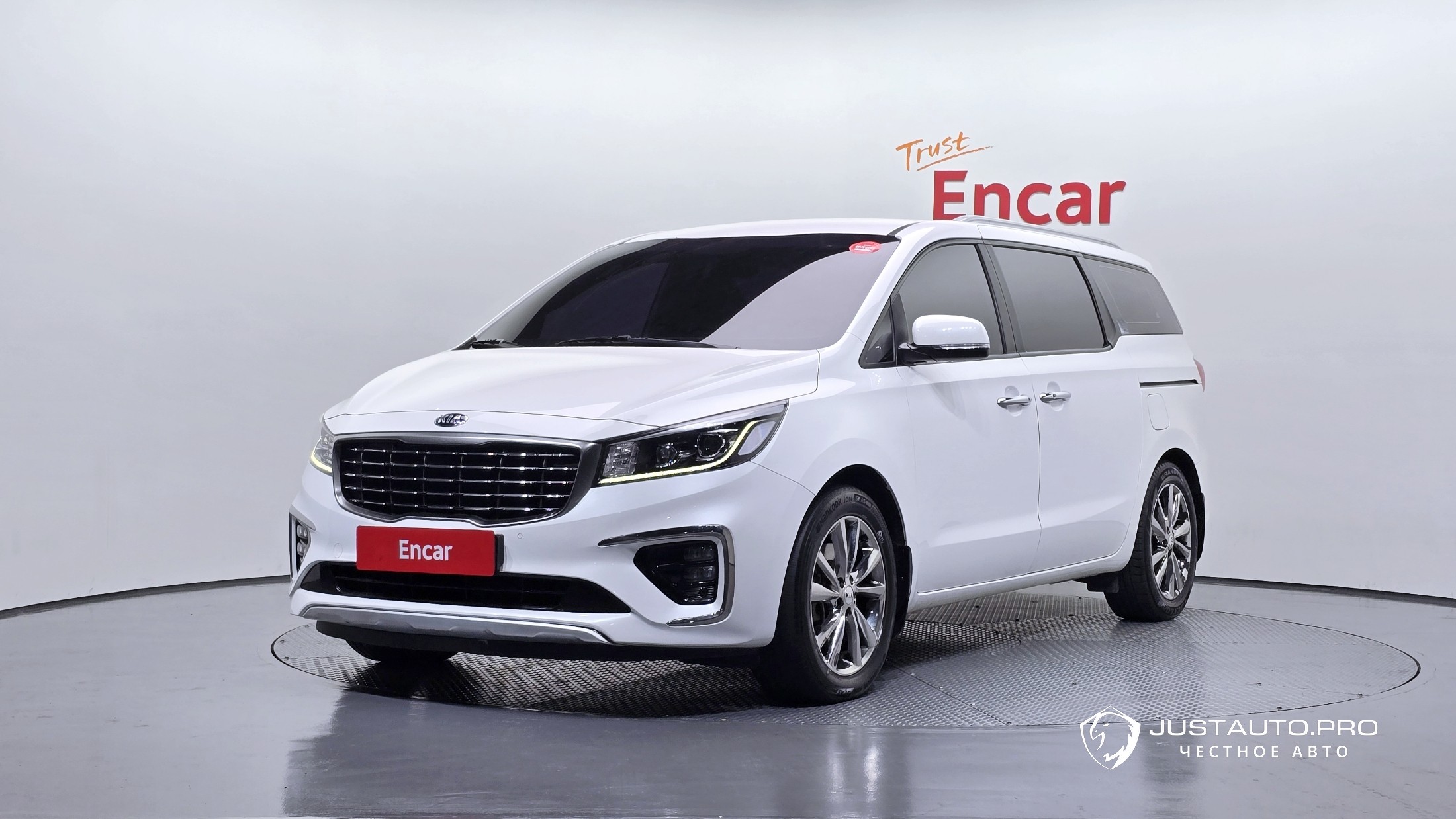 Автомобиль Kia Canival