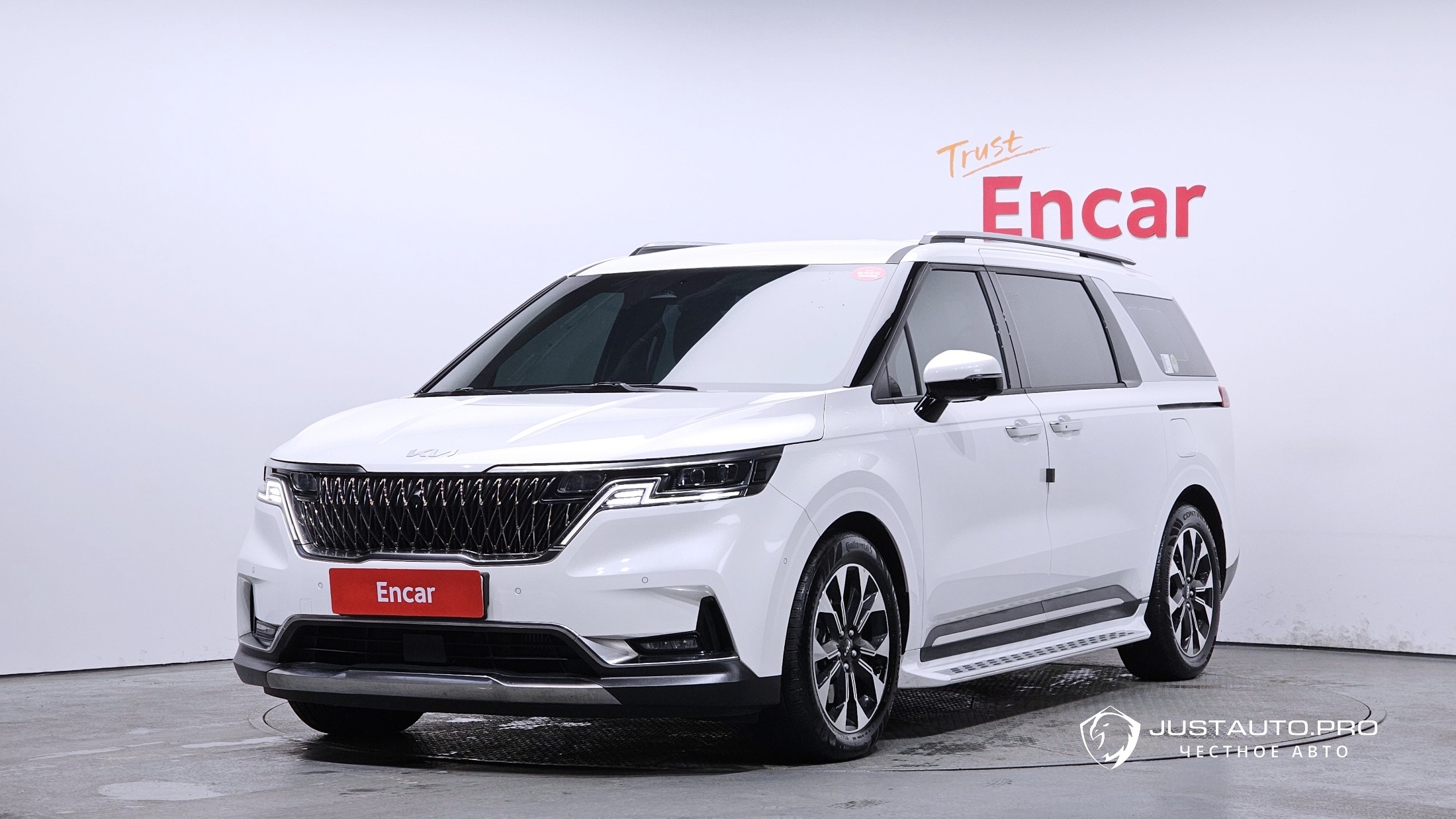 Автомобиль Kia Canival