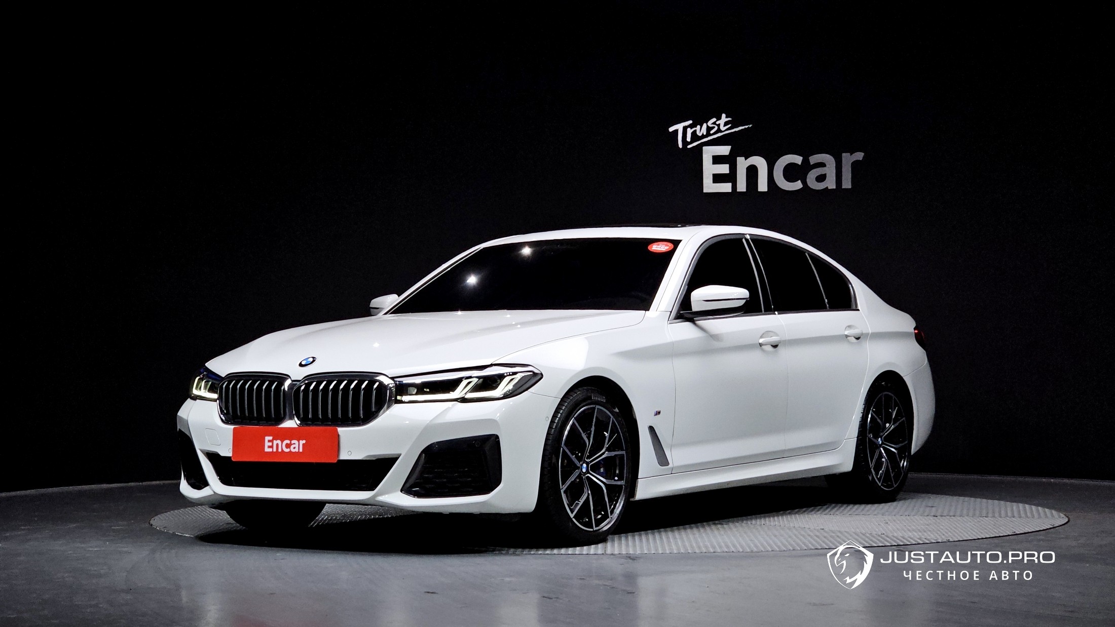 Автомобиль BMW 5-Series