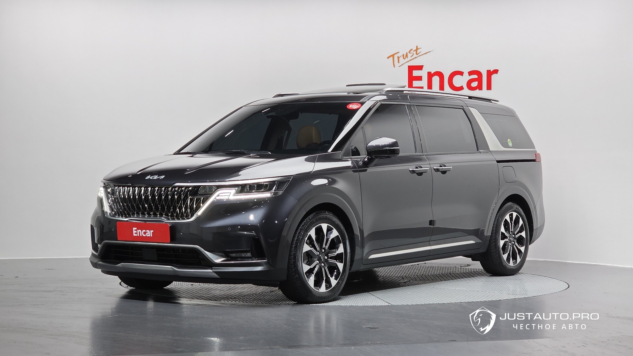 Автомобиль Kia Canival