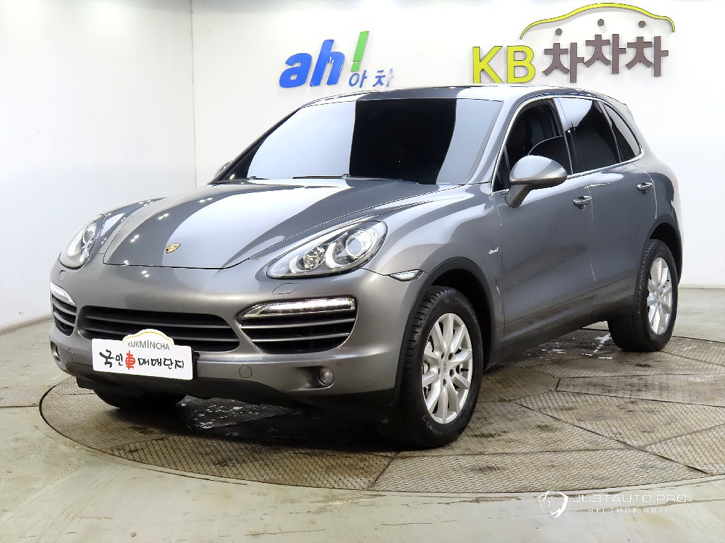 Автомобиль Porsche Cayenne