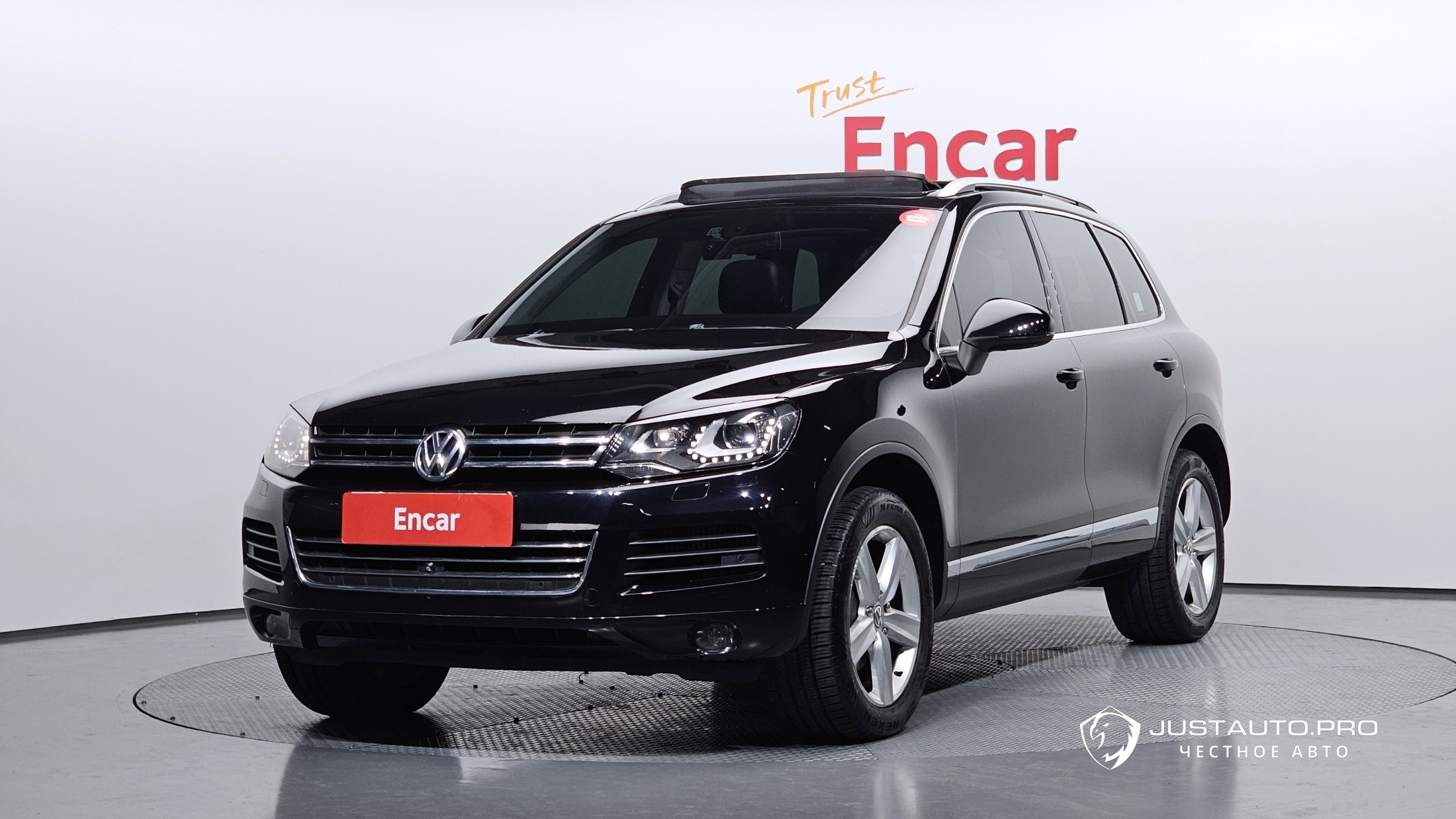 Автомобиль Volkswagen Touareg