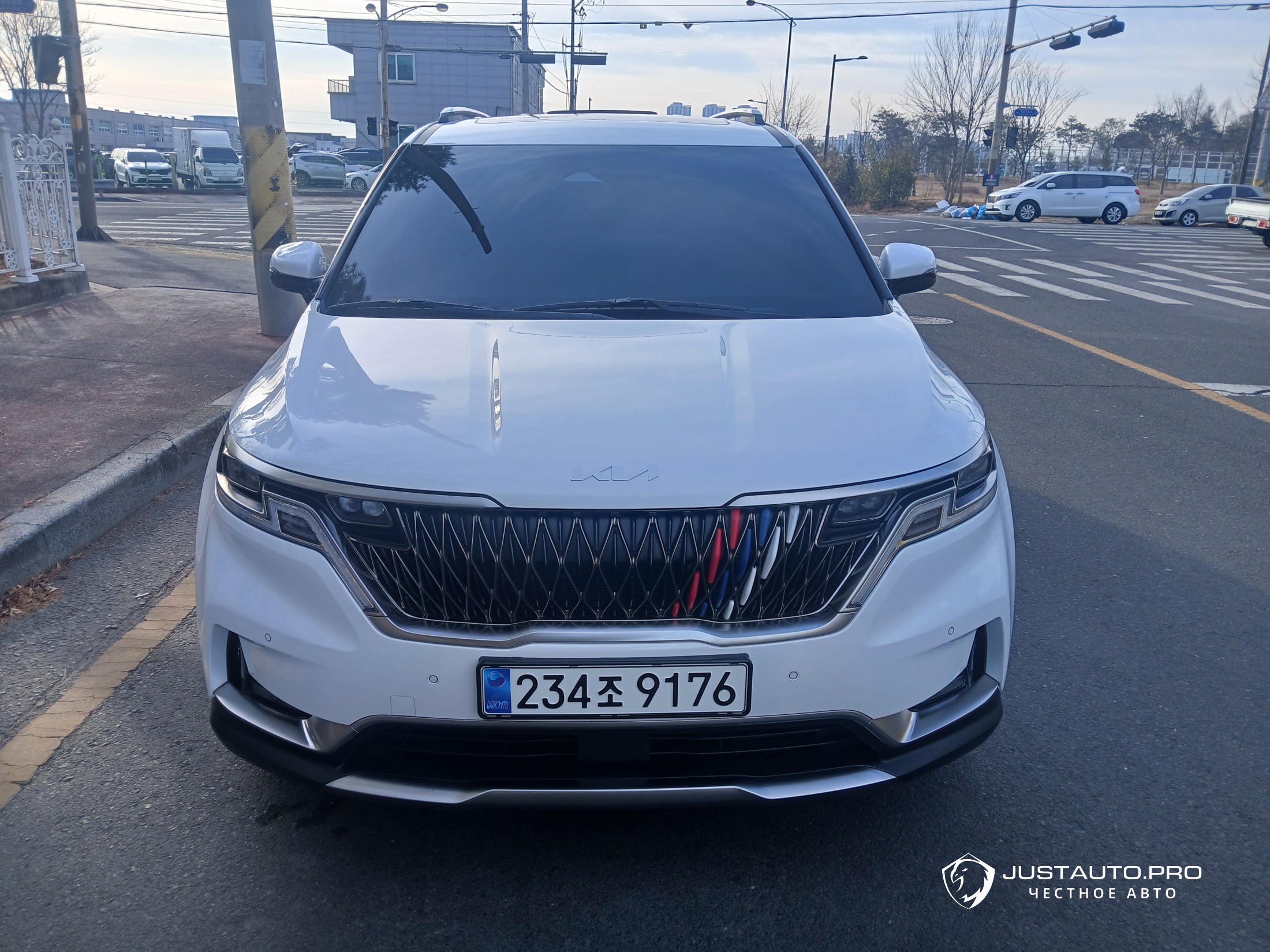 Автомобиль Kia Canival