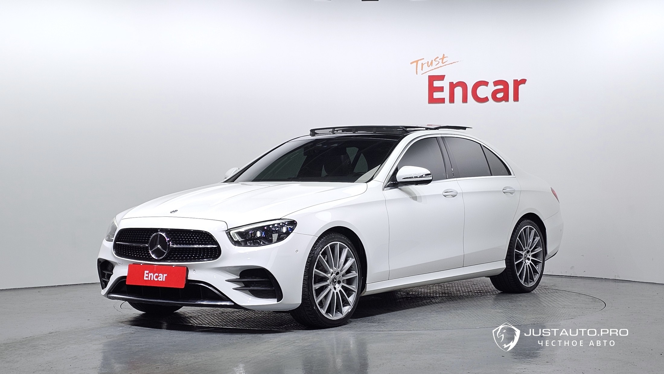 Автомобиль Mercedes-Benz E-Class