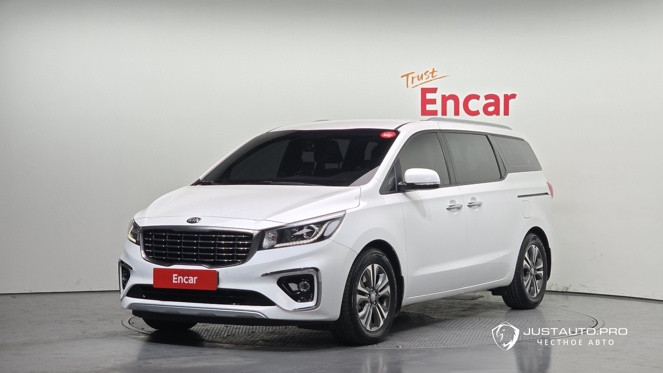 Автомобиль Kia Canival