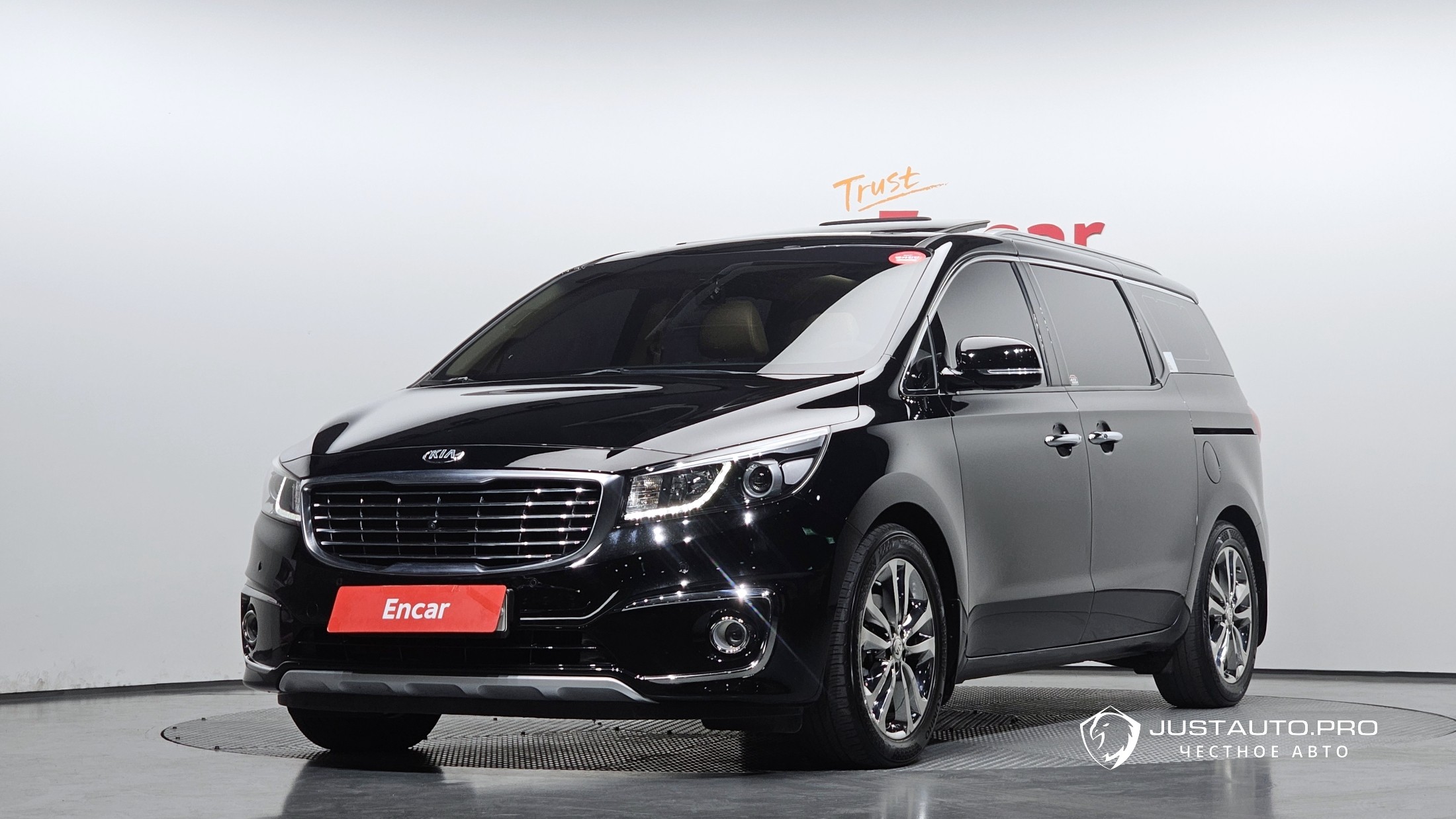 Автомобиль Kia Canival