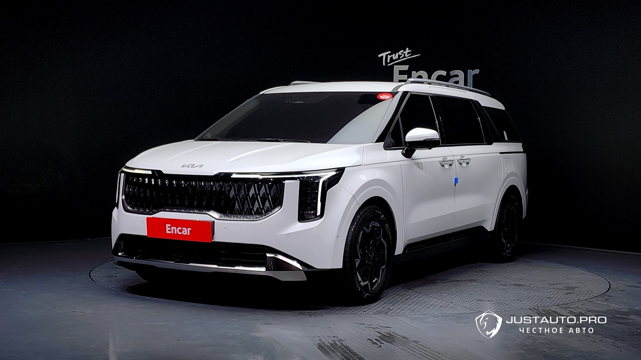 Автомобиль Kia Canival