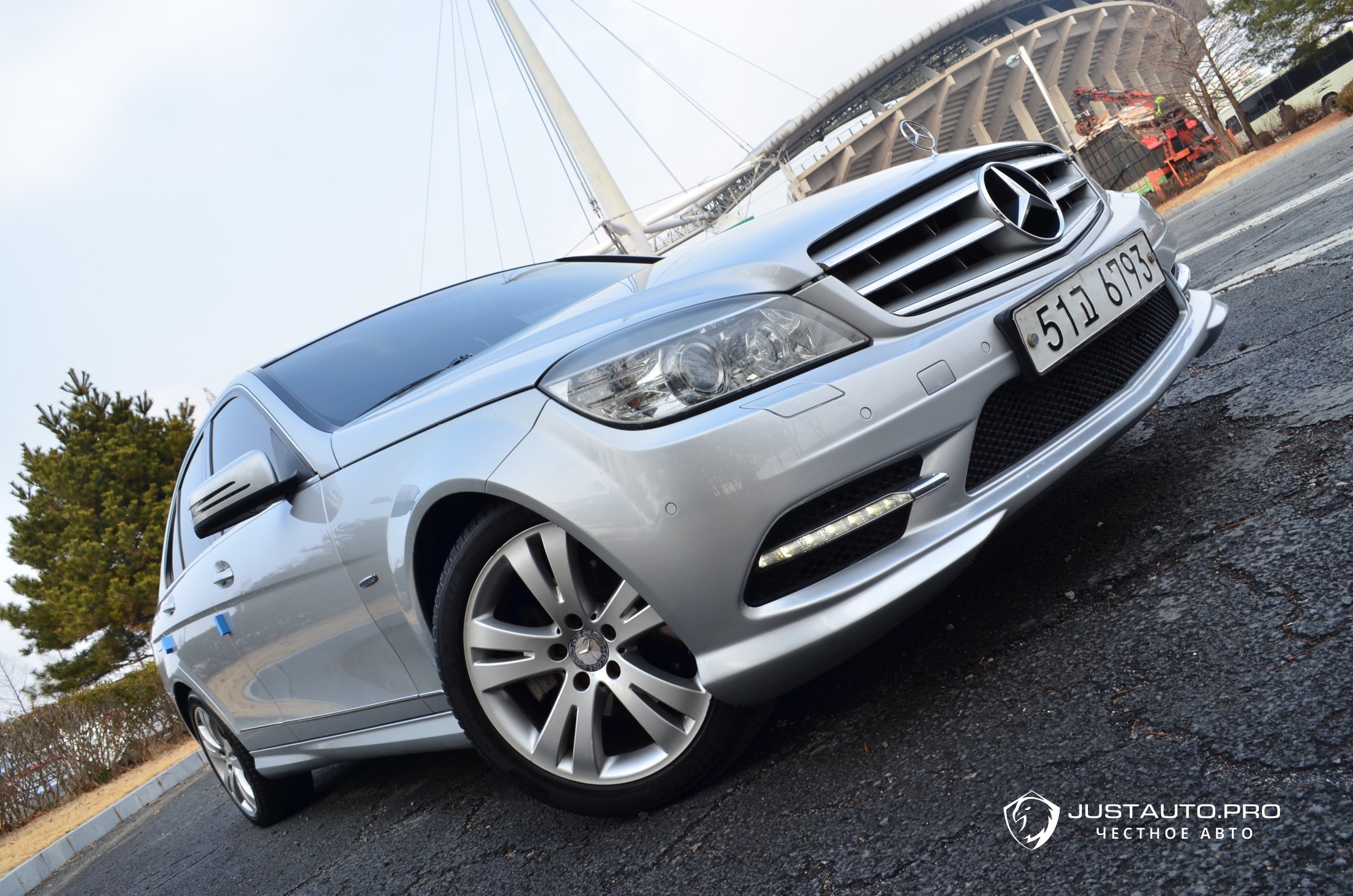 Автомобиль Mercedes-Benz C-Class