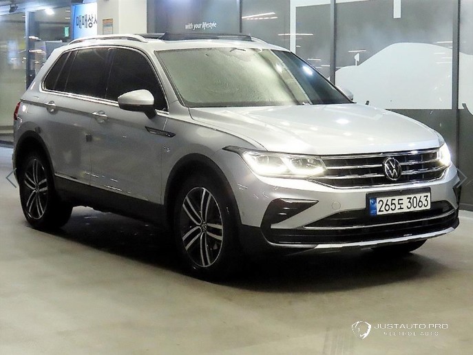 Автомобиль Volkswagen Tiguan