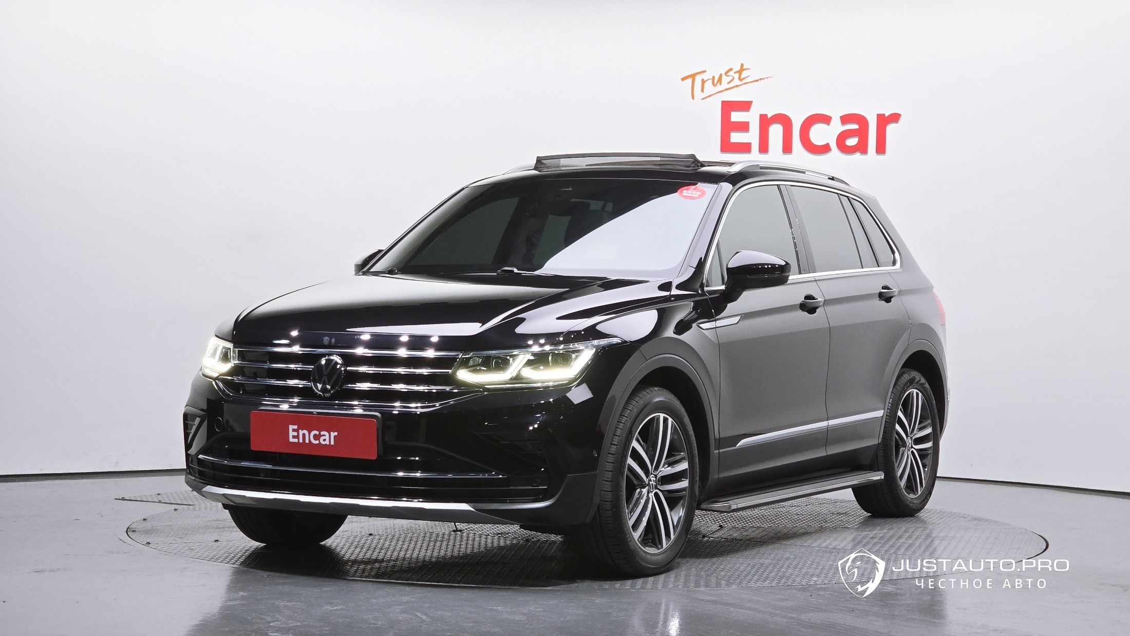 Автомобиль Volkswagen Tiguan