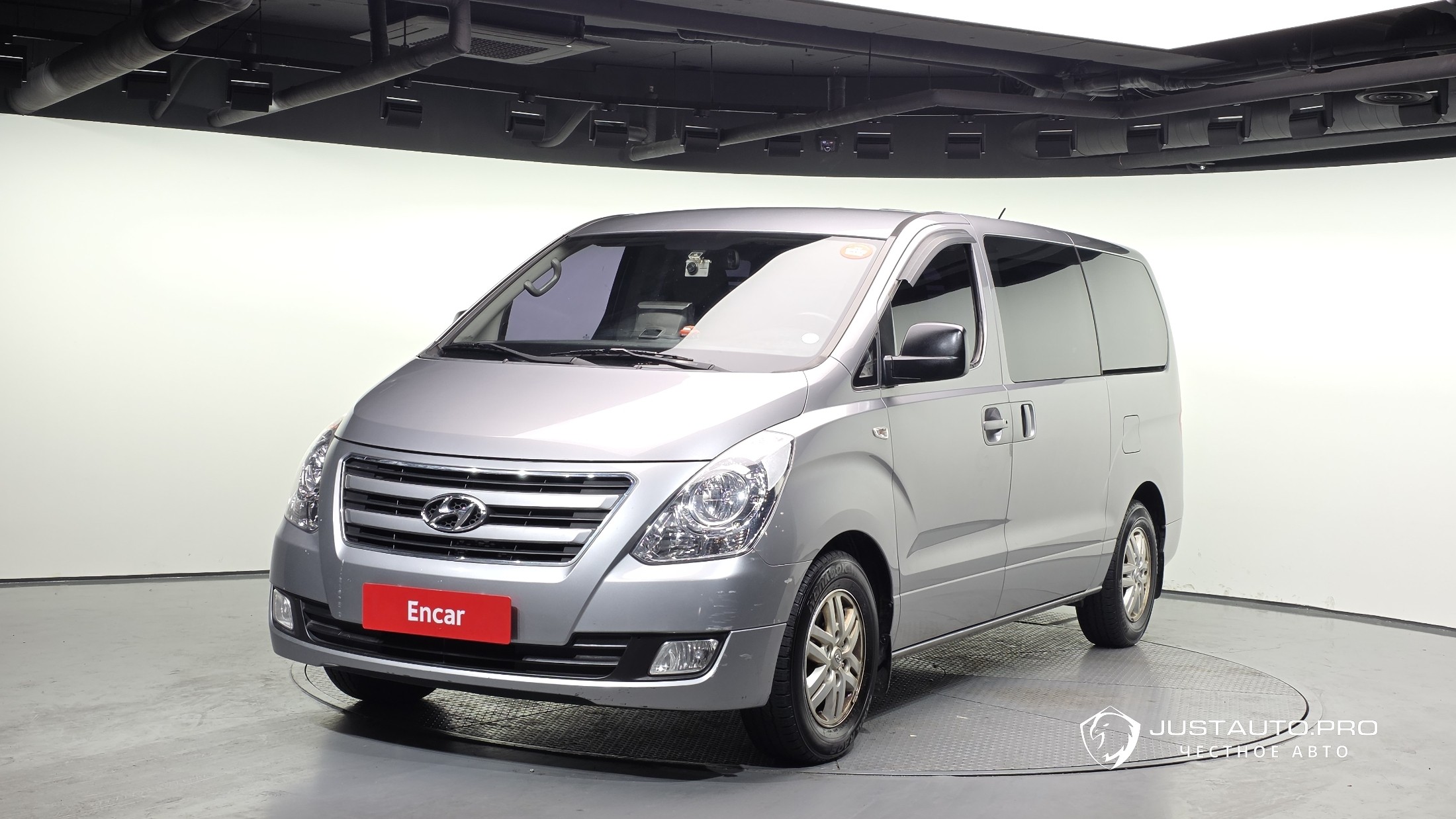 Автомобиль Hyundai Starex