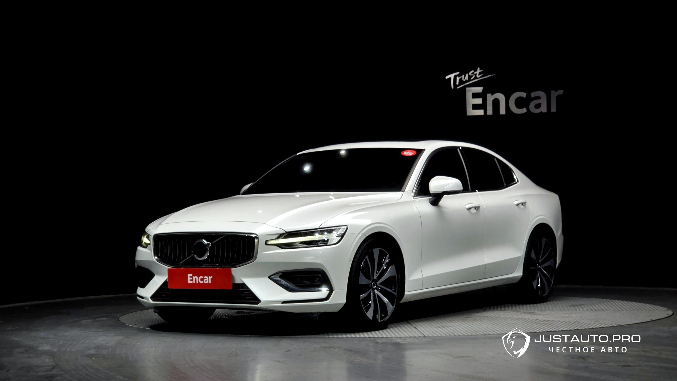 Автомобиль Volvo S60
