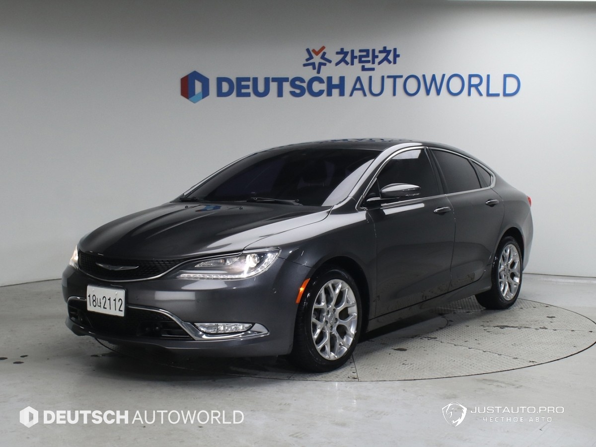 Автомобиль Chrysler 200