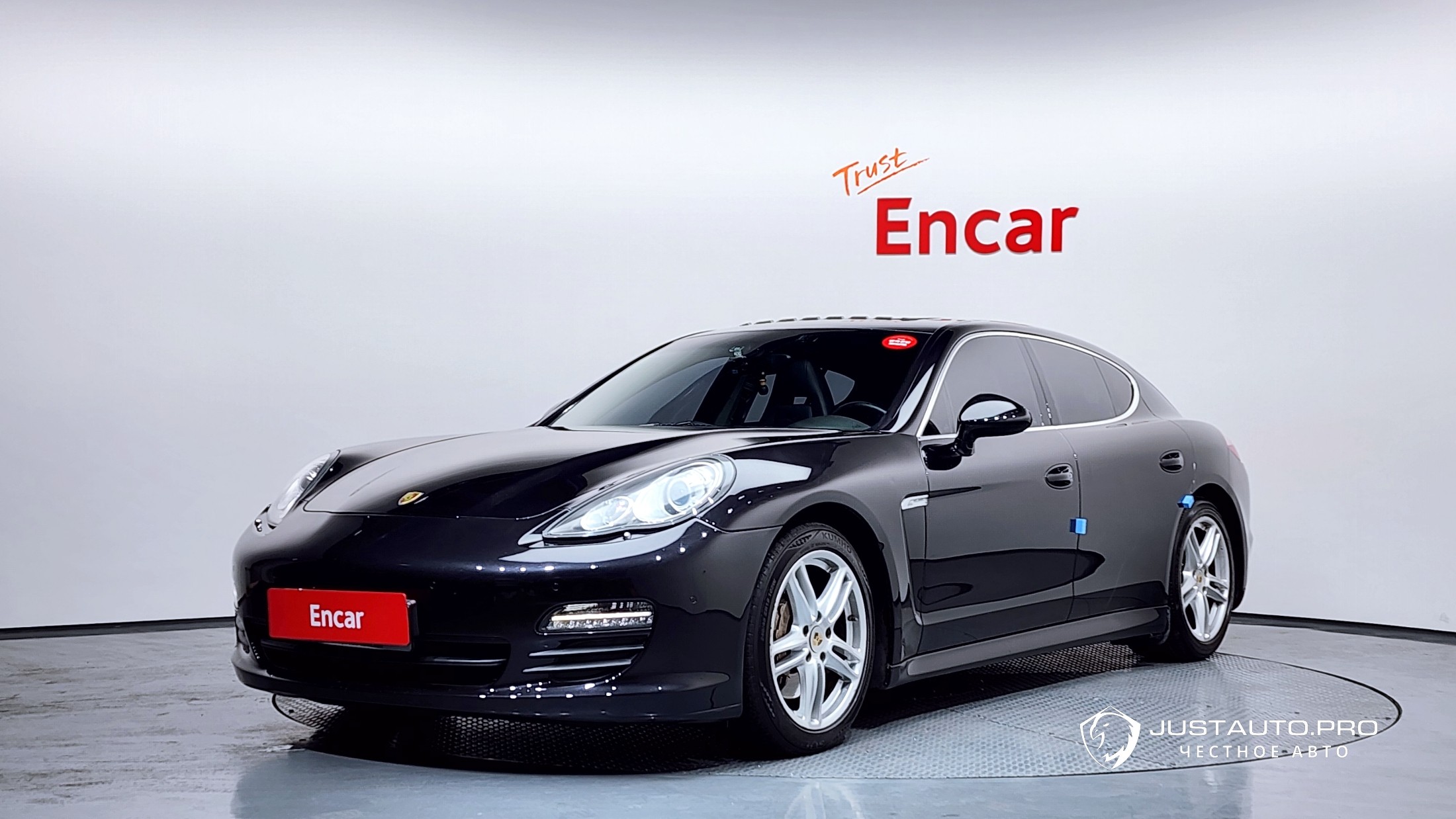 Автомобиль Porsche Panamera