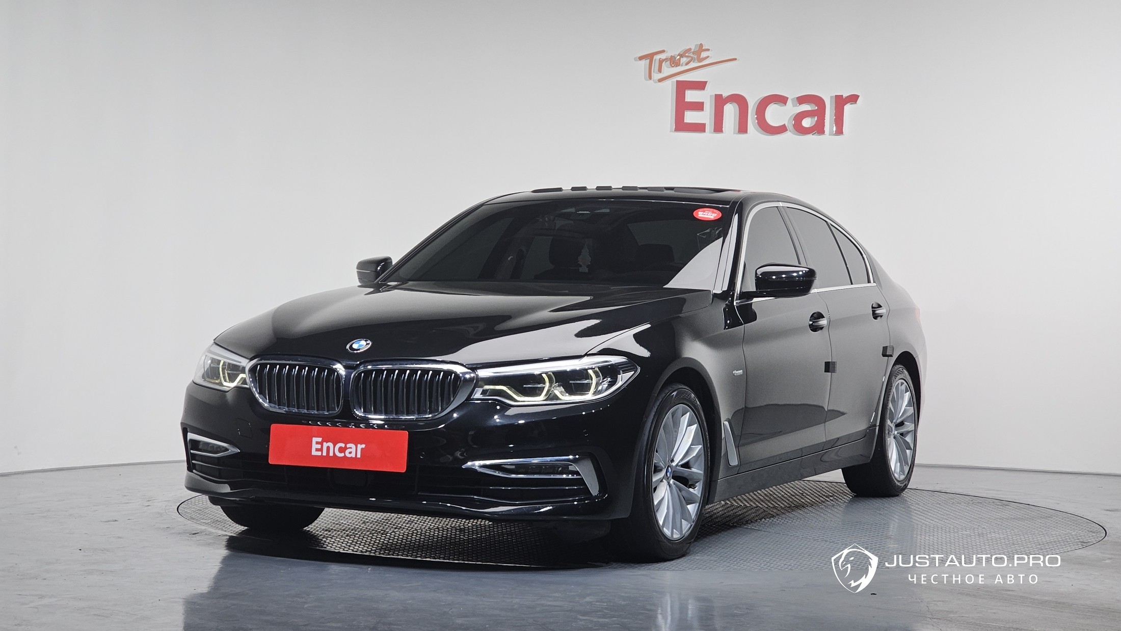 Автомобиль BMW 5-Series