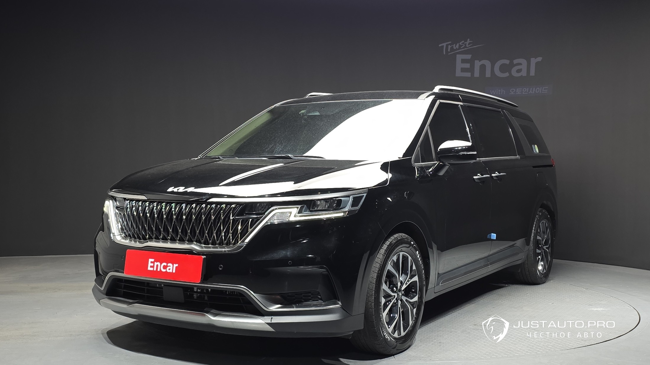 Автомобиль Kia Canival