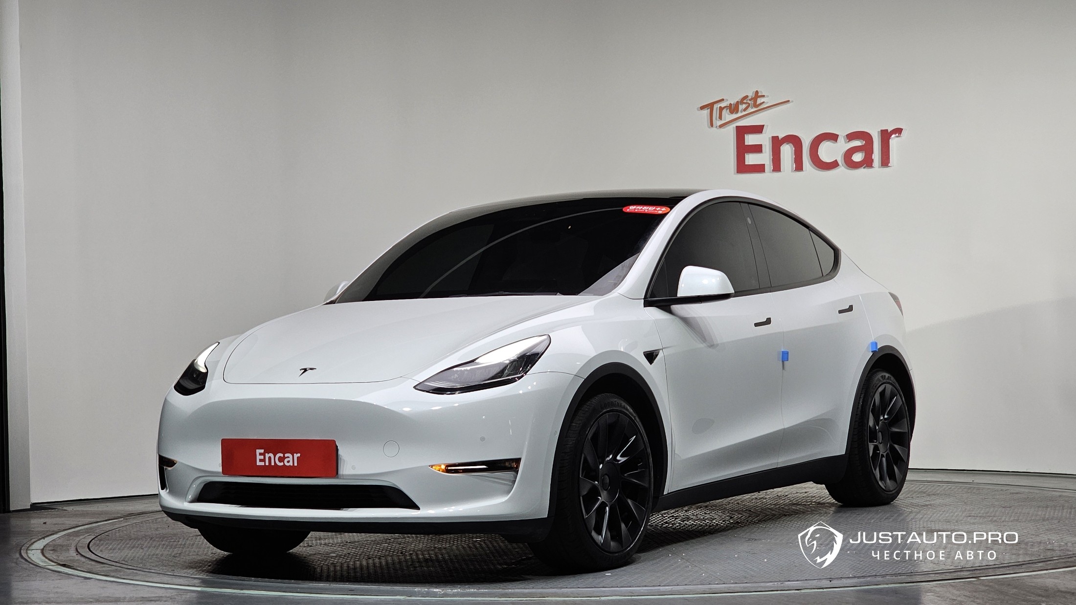 Автомобиль Tesla Model Y