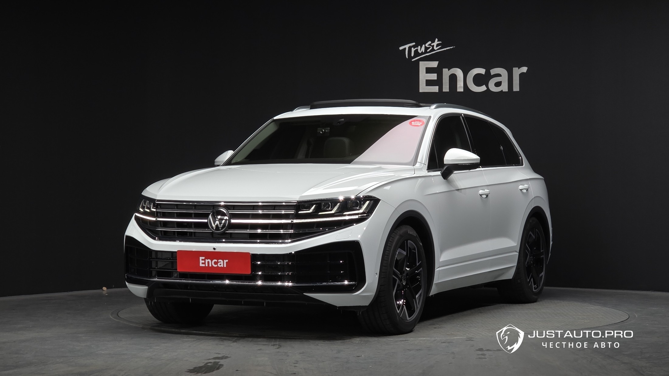 Автомобиль Volkswagen Touareg