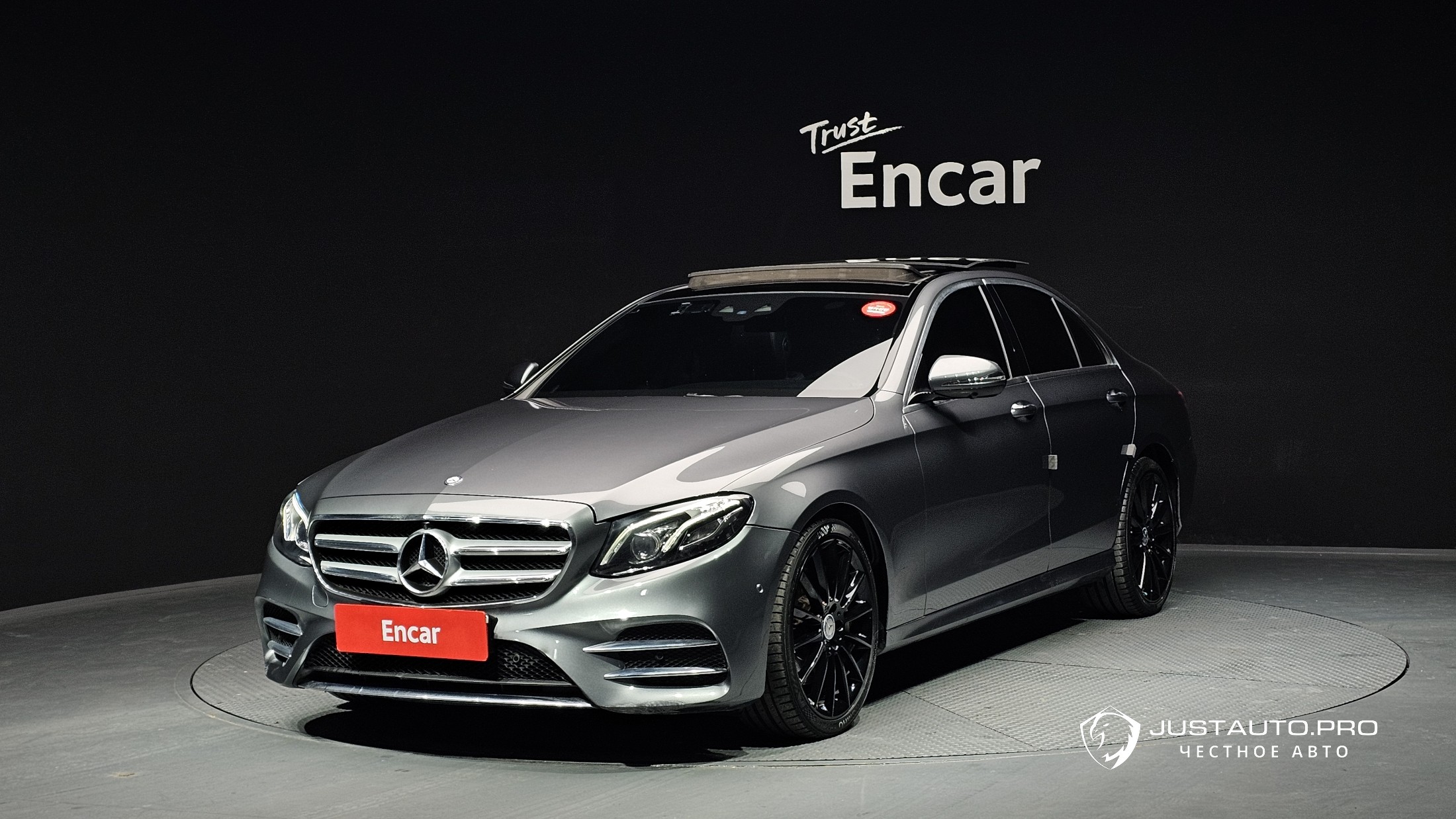 Автомобиль Mercedes-Benz E-Class