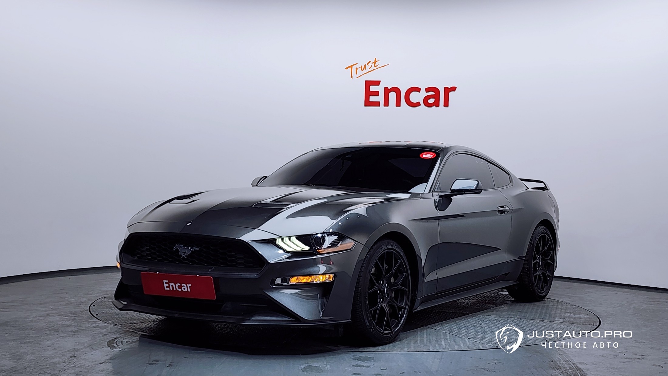 Автомобиль Ford Mustang