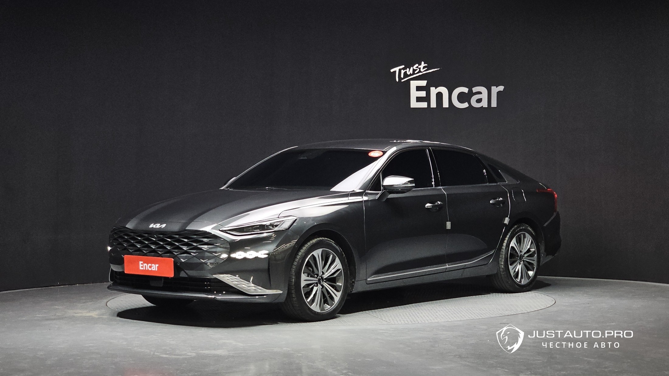 Автомобиль Kia K8