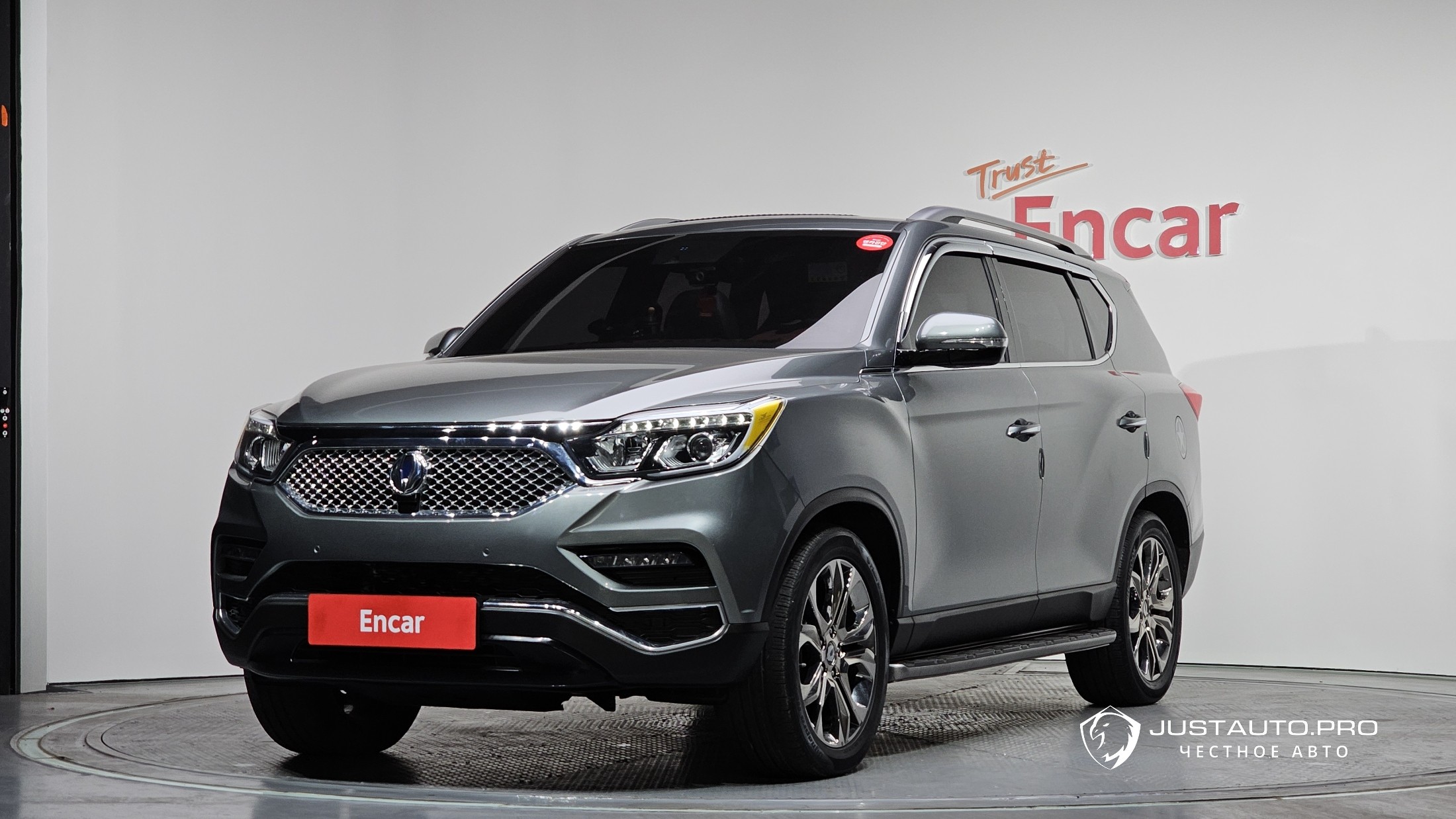 Автомобиль KG_Mobility_Ssangyong Rexton