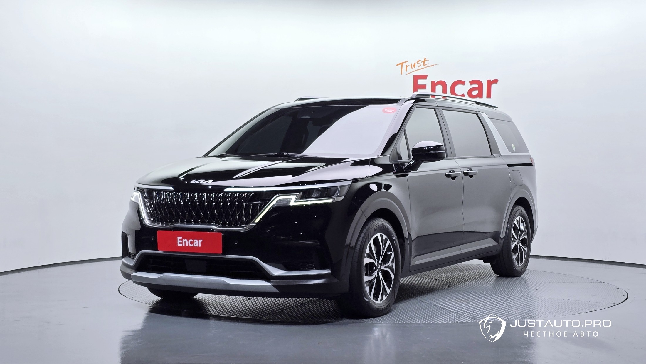 Автомобиль Kia Canival