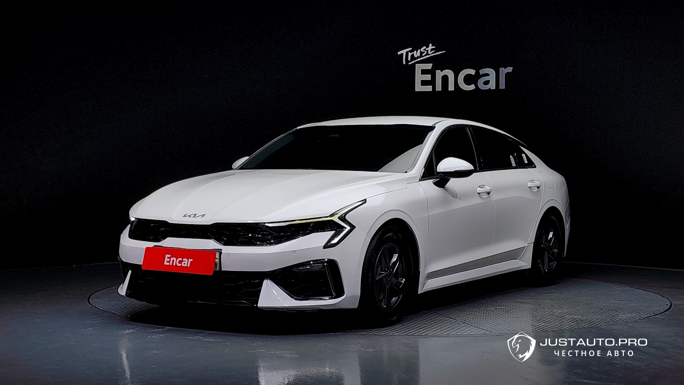 Автомобиль Kia K5