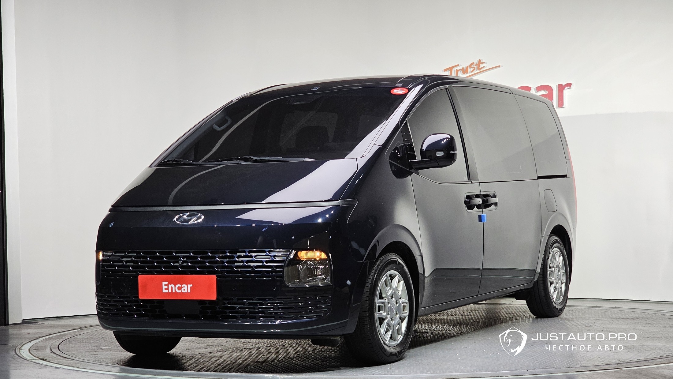 Автомобиль Hyundai Staria