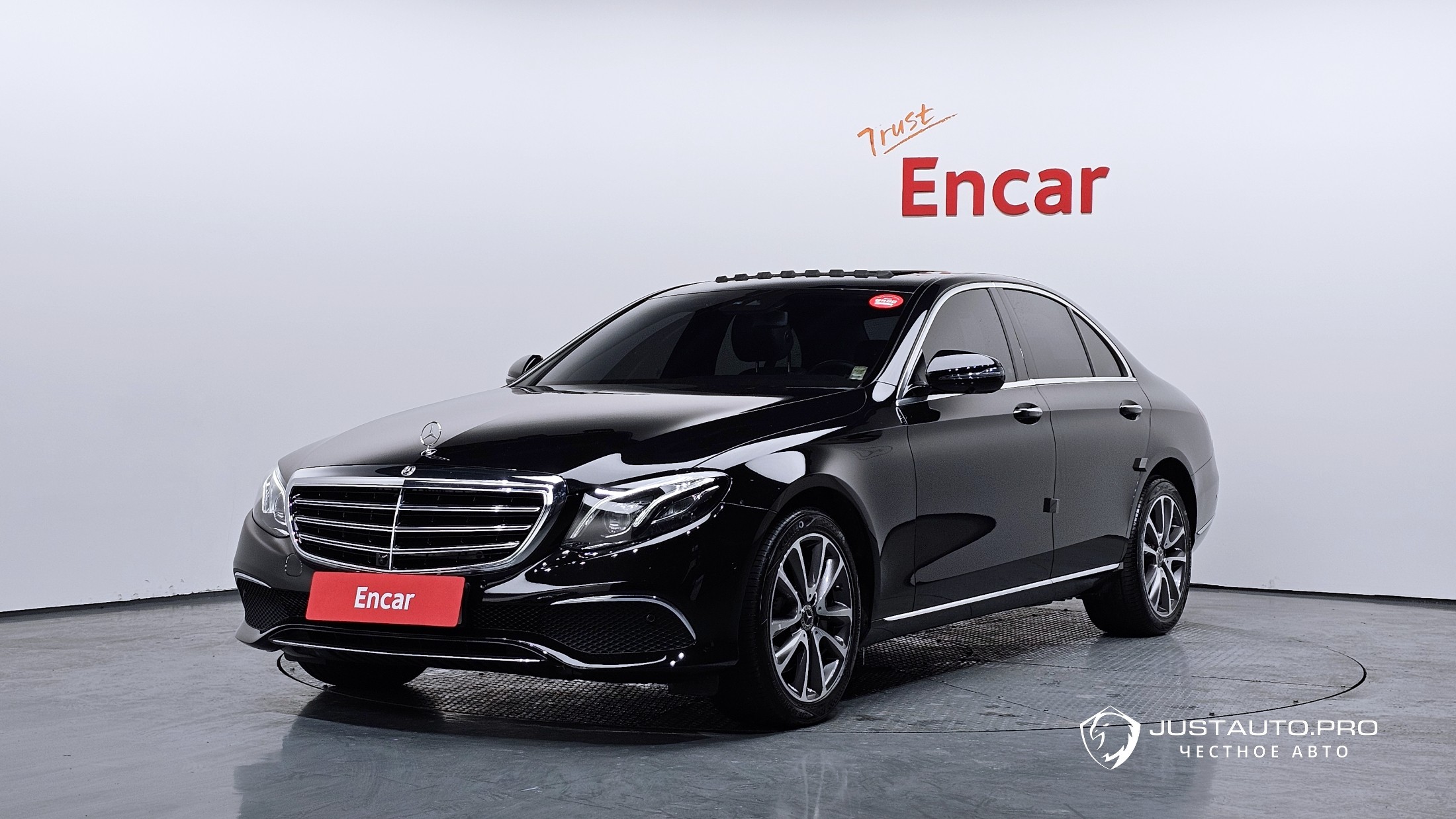 Автомобиль Mercedes-Benz E-Class