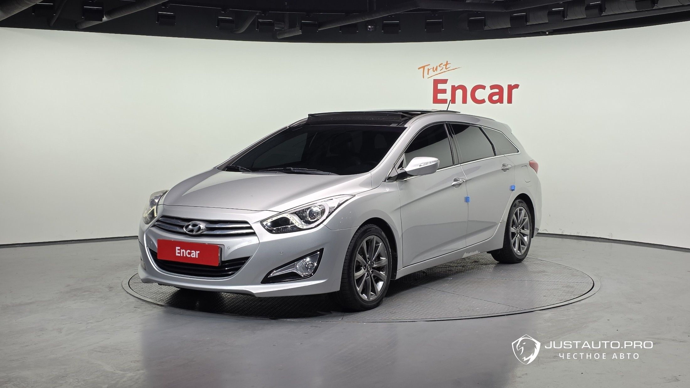 Автомобиль Hyundai i40