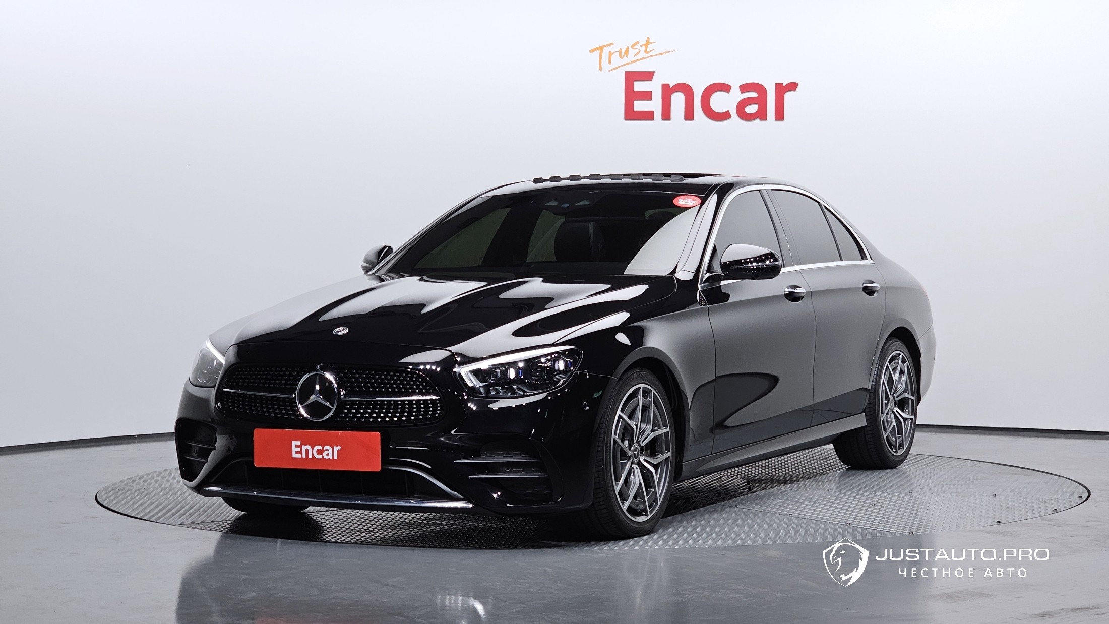 Автомобиль Mercedes-Benz E-Class