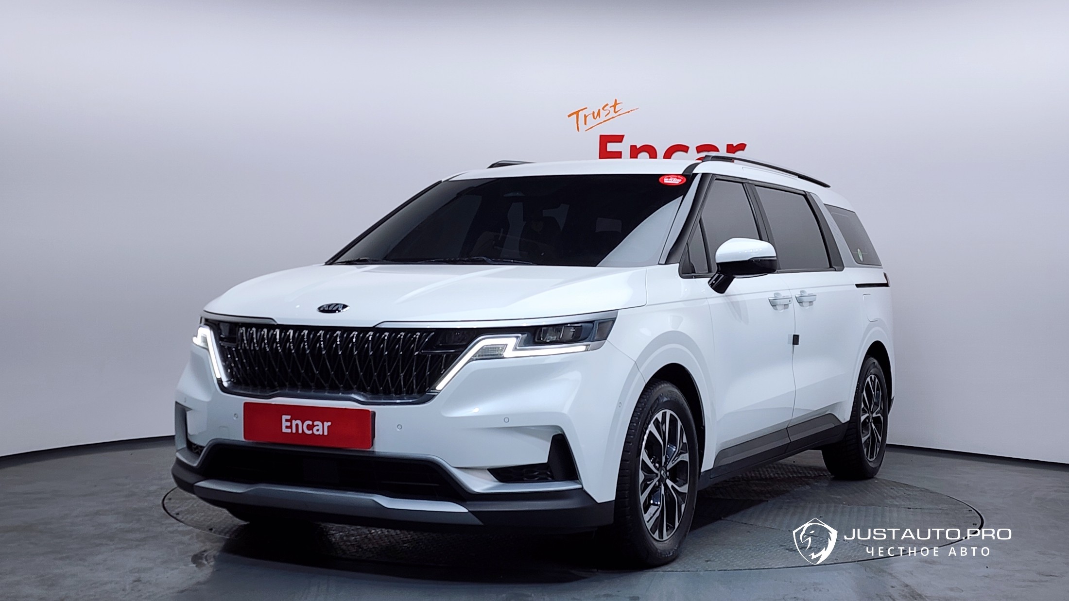 Автомобиль Kia Canival