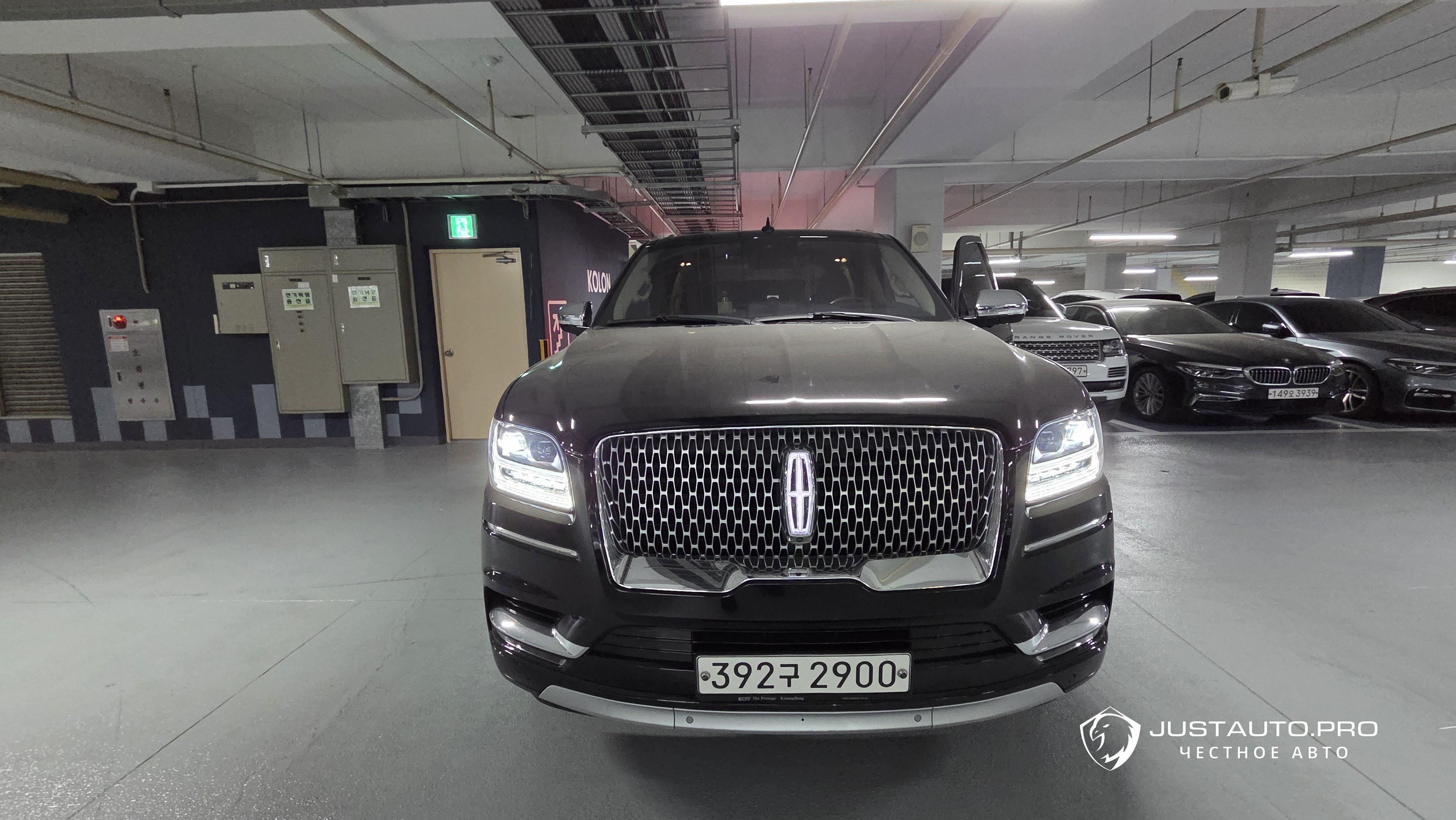 Автомобиль Lincoln Navigator