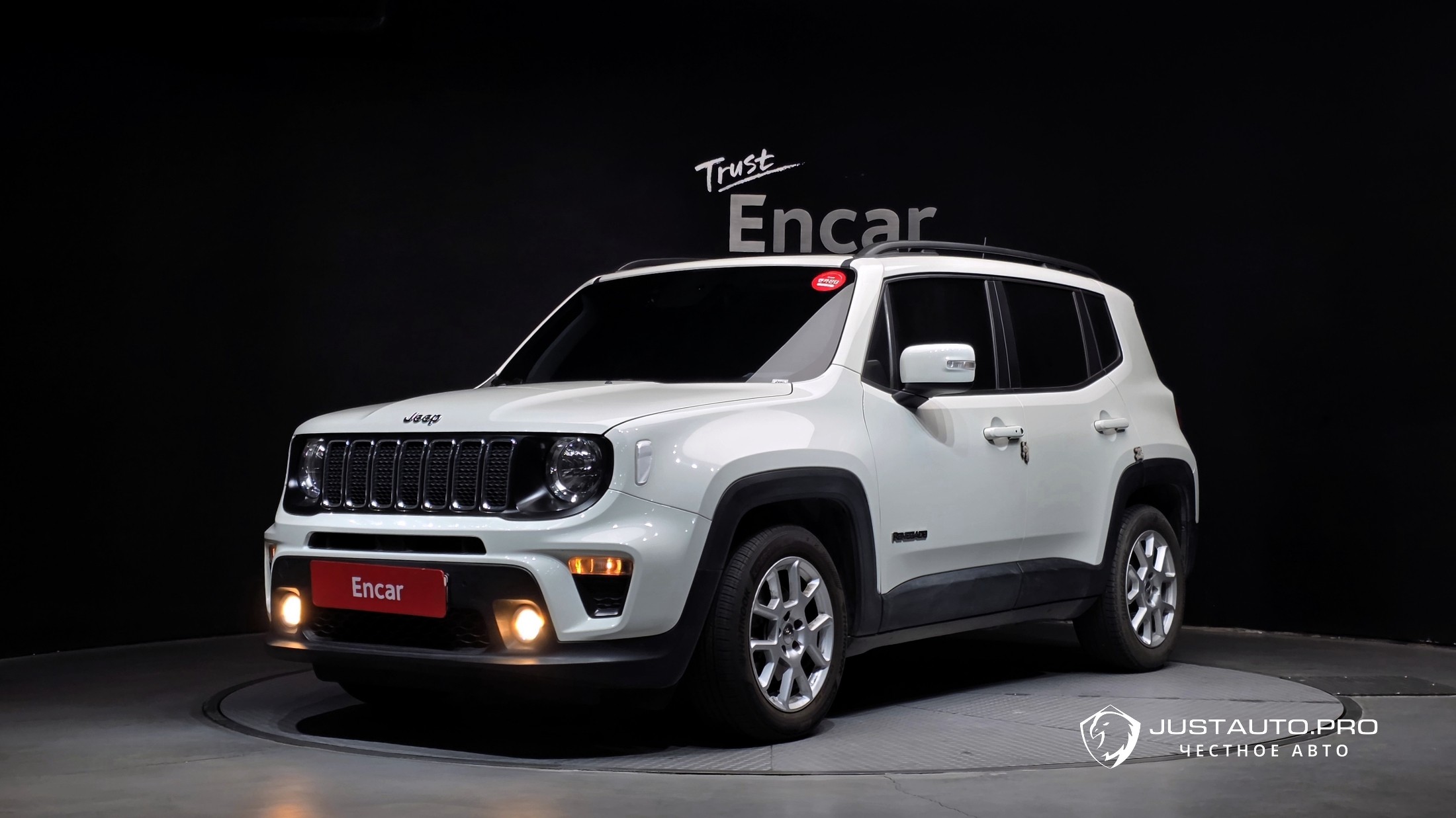 Автомобиль Jeep Renegade