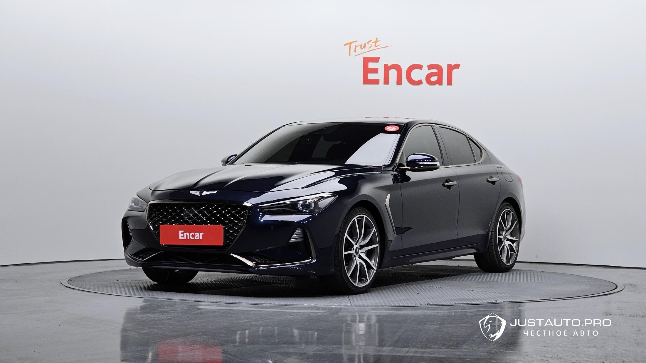 Автомобиль Genesis G70