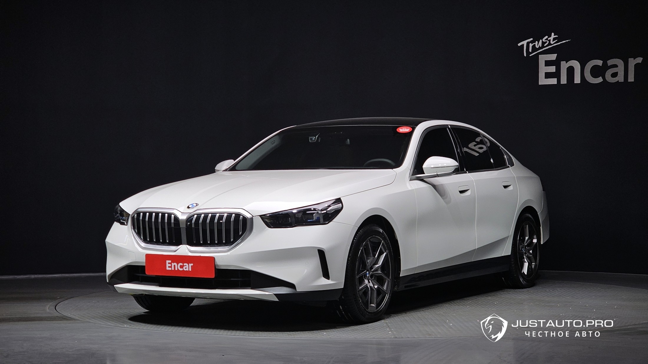 Автомобиль BMW 5-Series