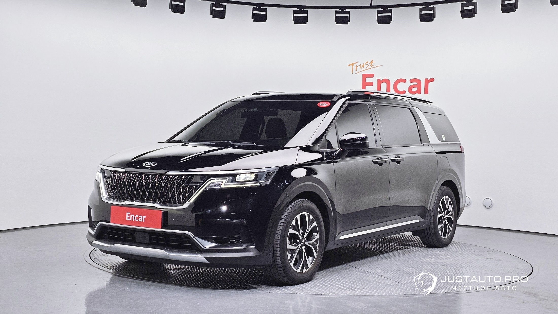 Автомобиль Kia Canival