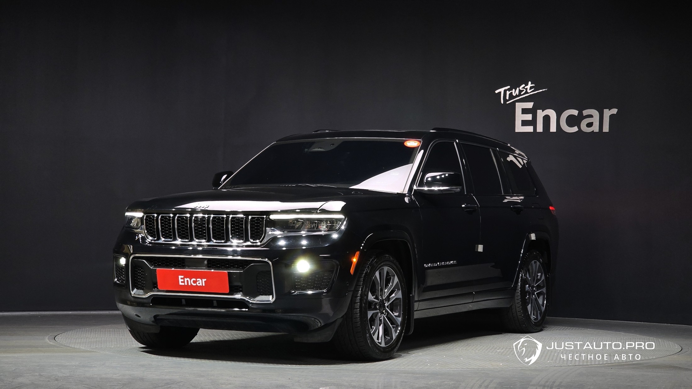 Автомобиль Jeep Cherokee