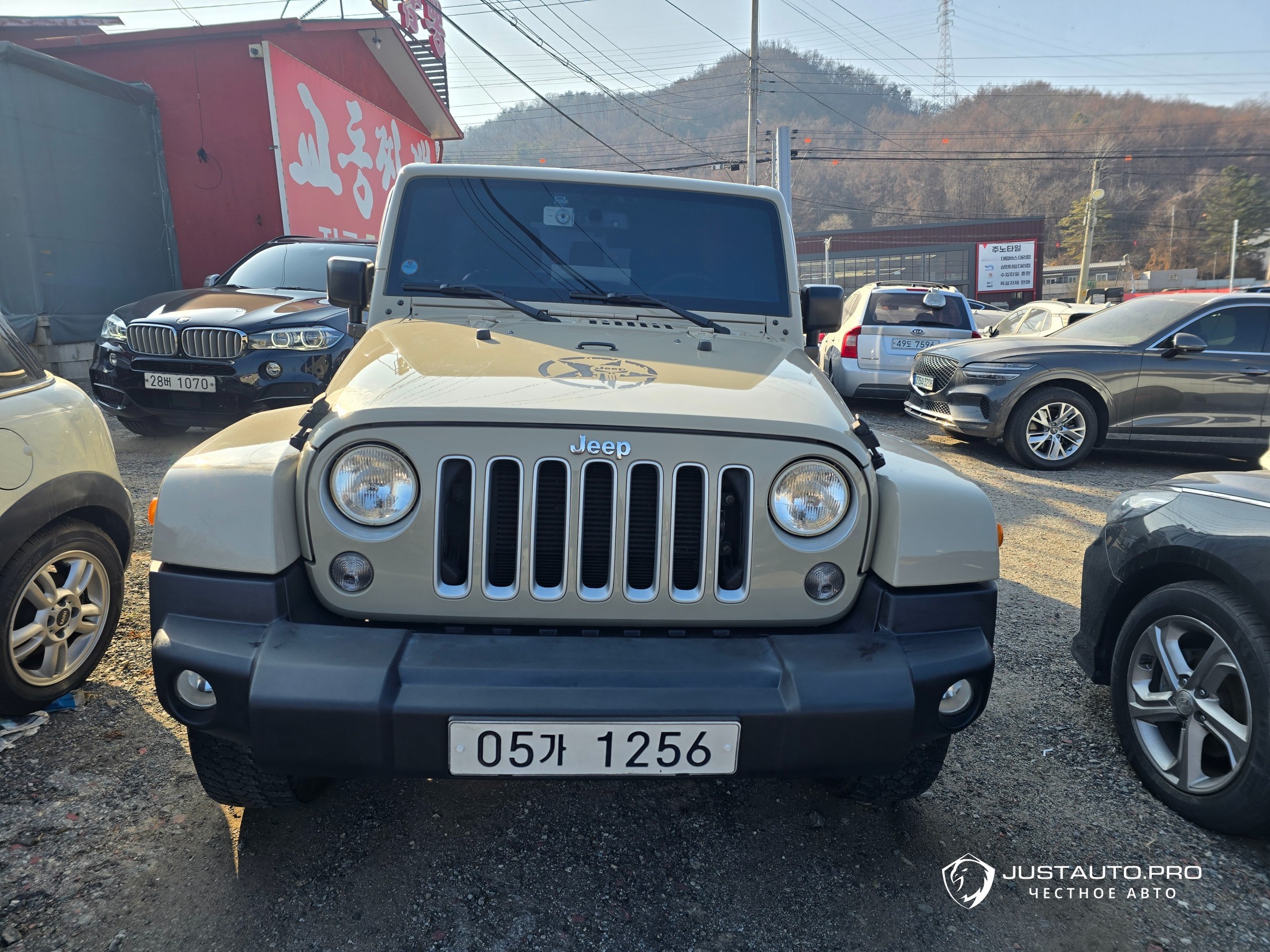 Автомобиль Jeep Wrangler
