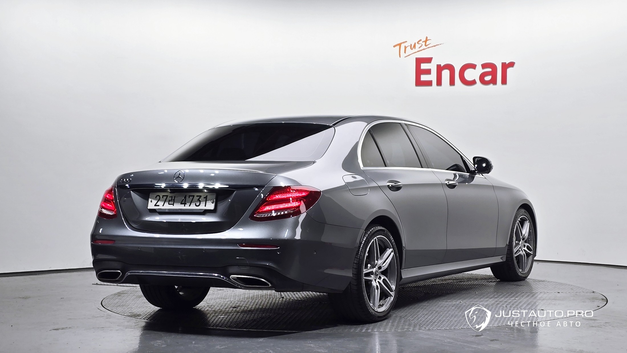 Автомобиль Mercedes-Benz E-Class