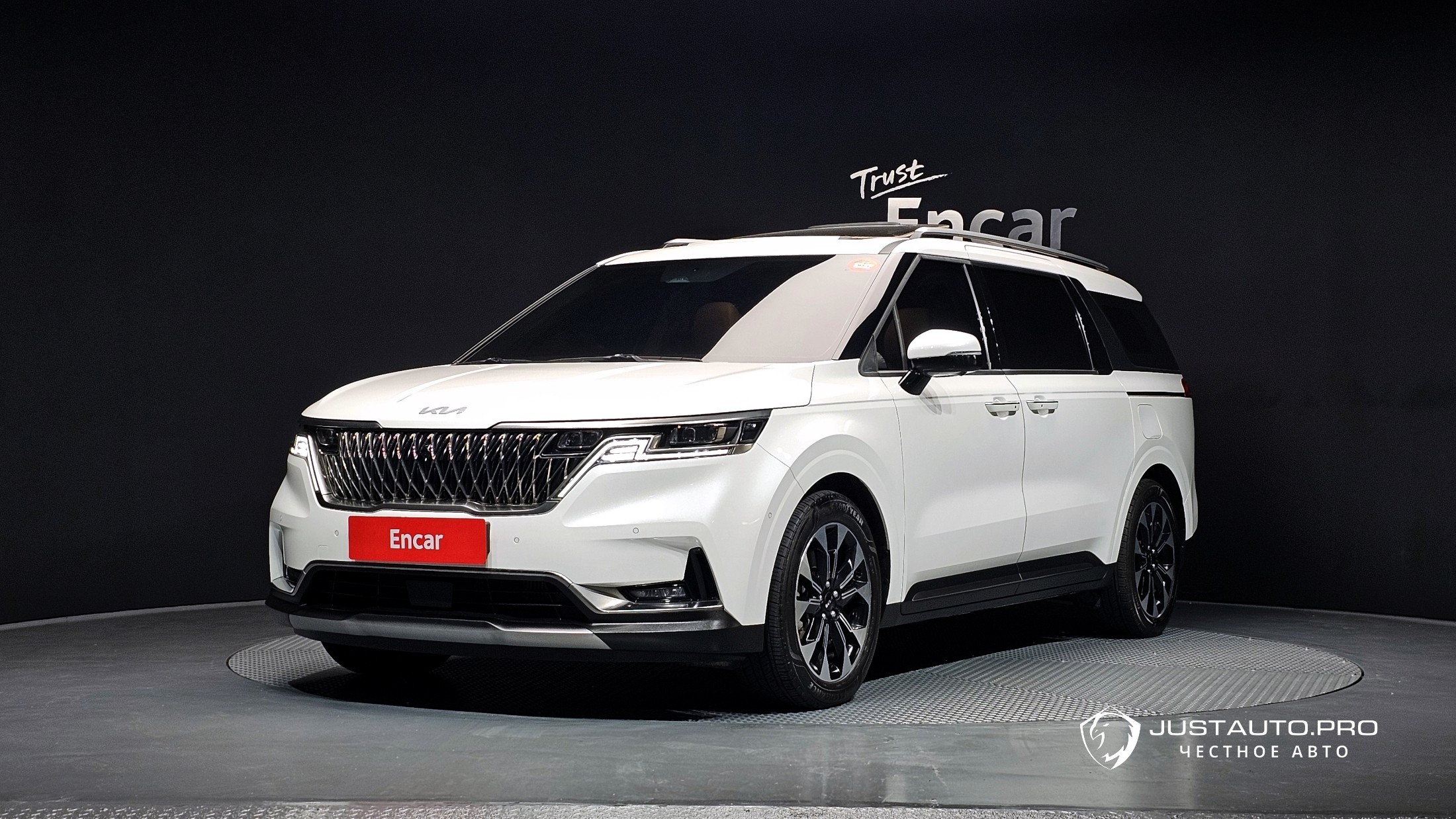 Автомобиль Kia Canival