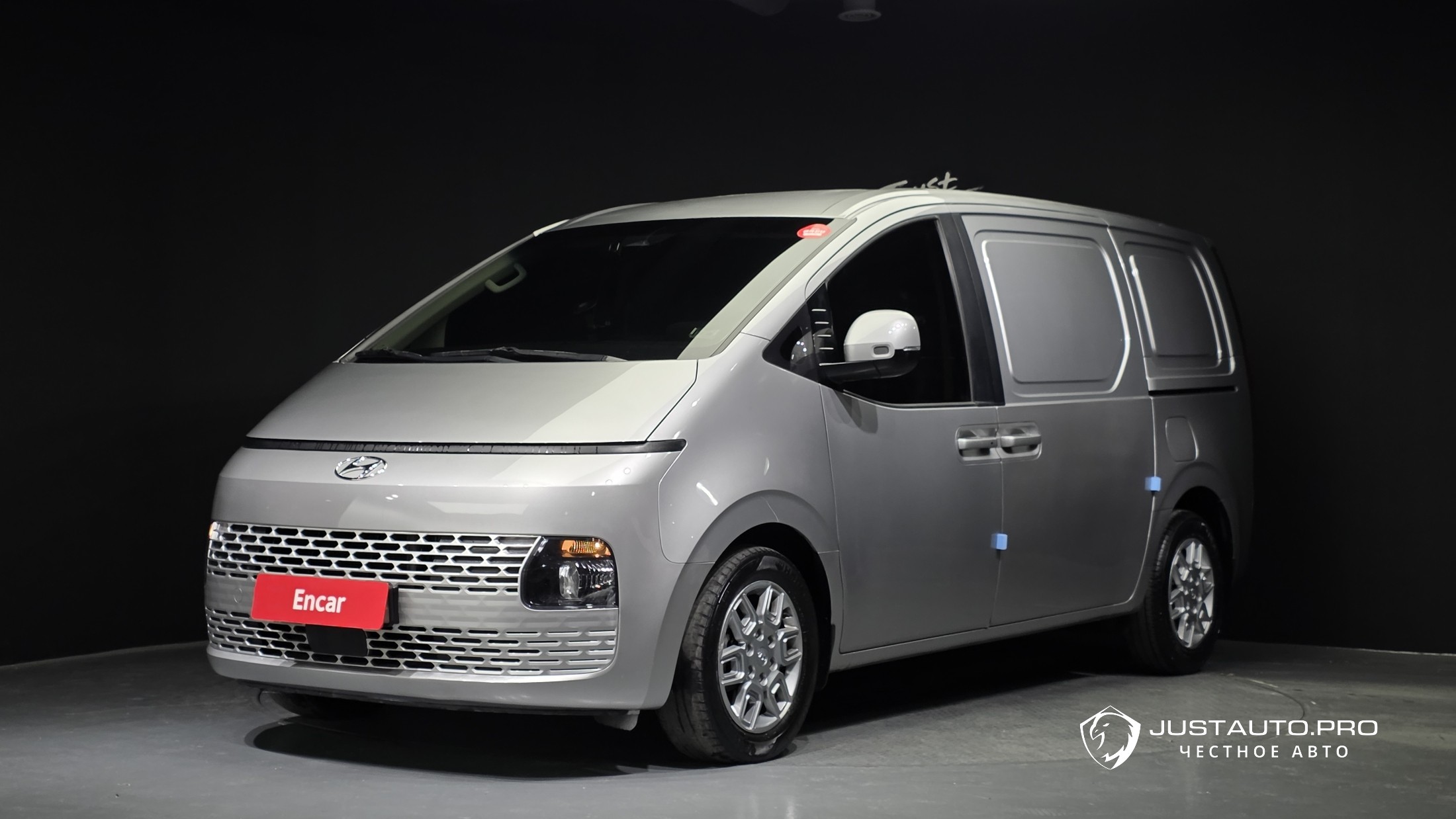 Автомобиль Hyundai Staria