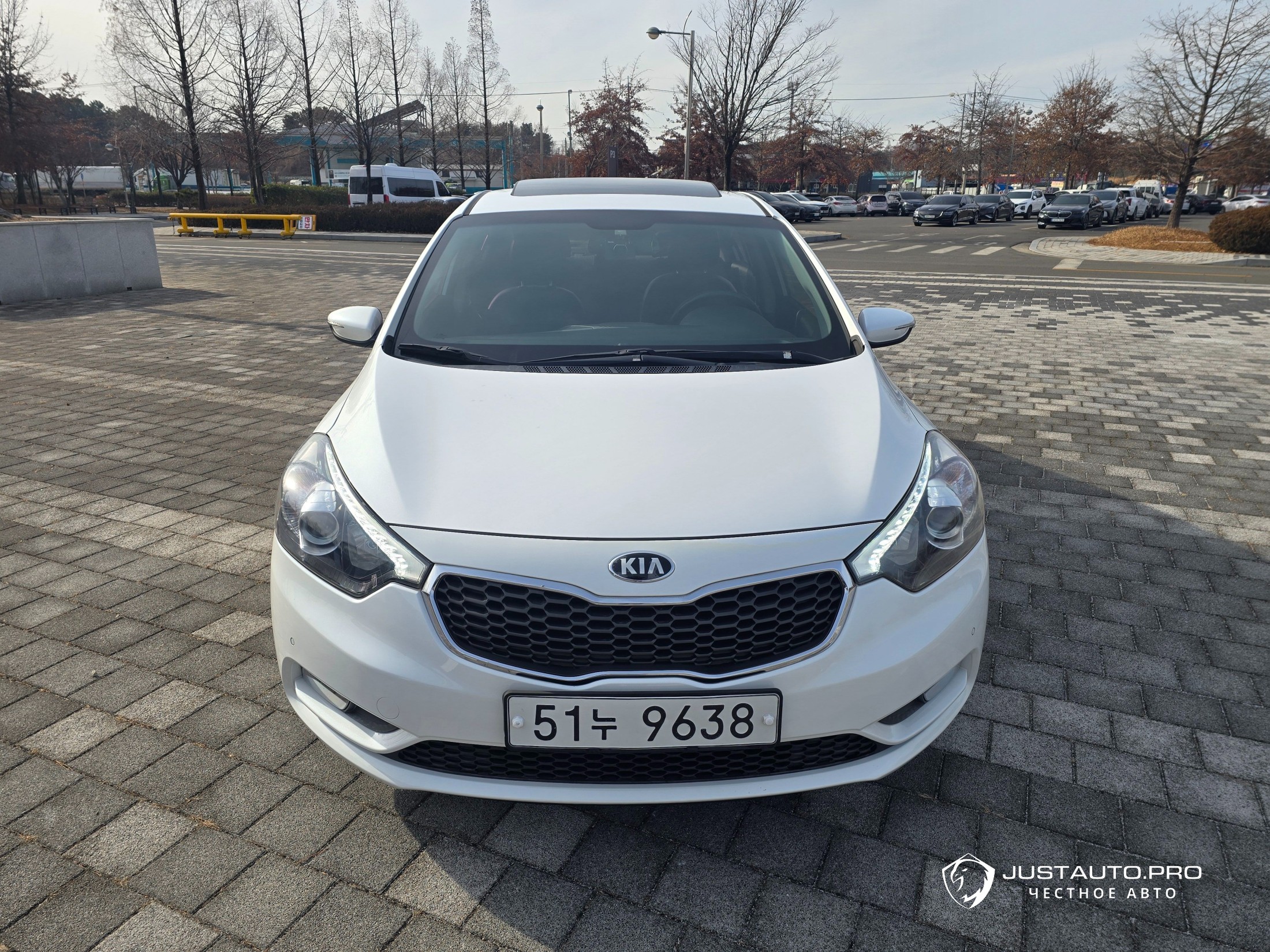 Автомобиль Kia K3