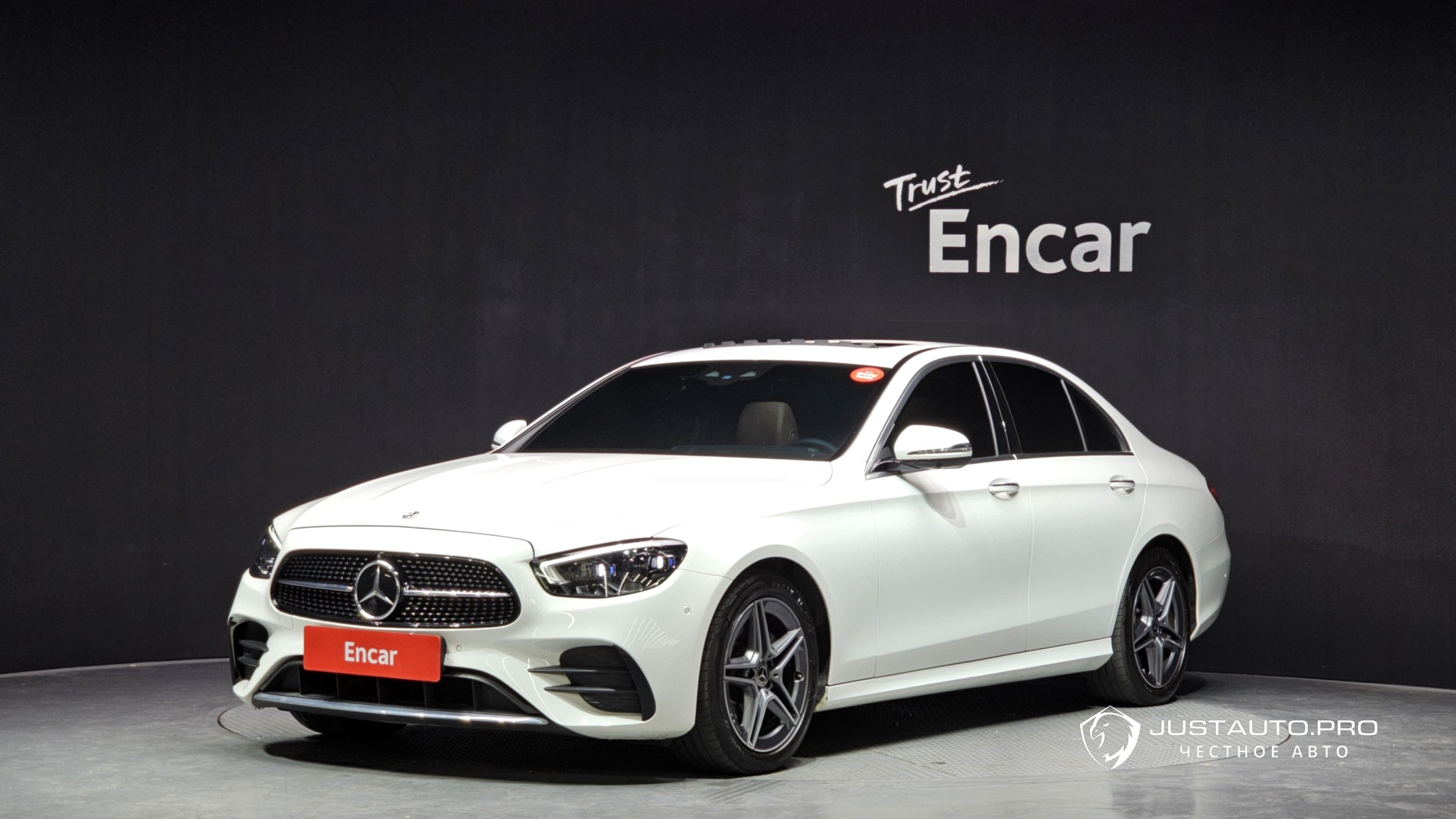 Автомобиль Mercedes-Benz E-Class