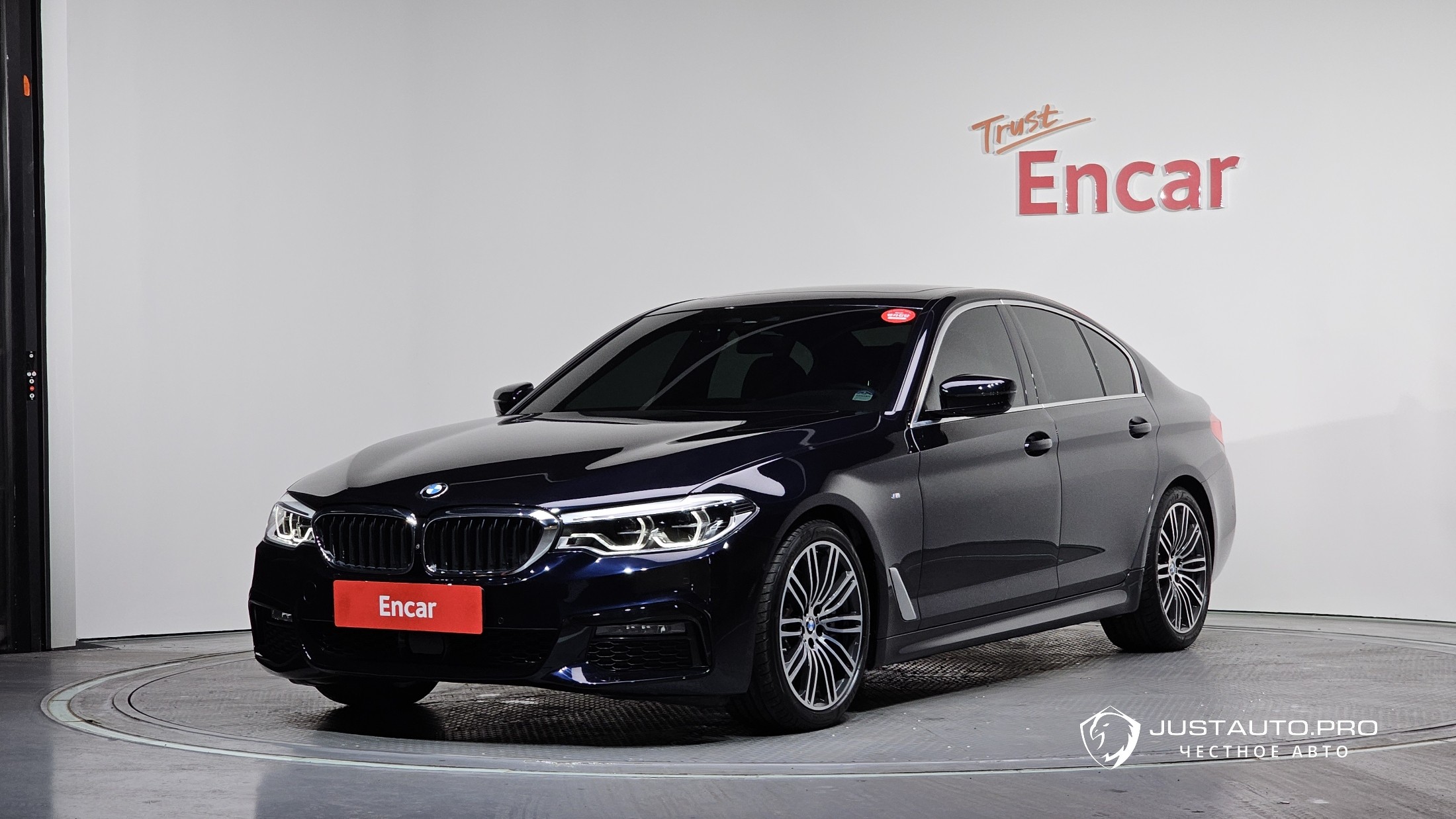 Автомобиль BMW 5-Series