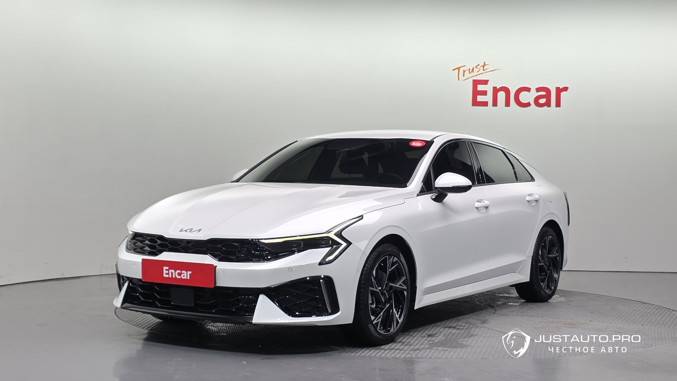 Автомобиль Kia K5