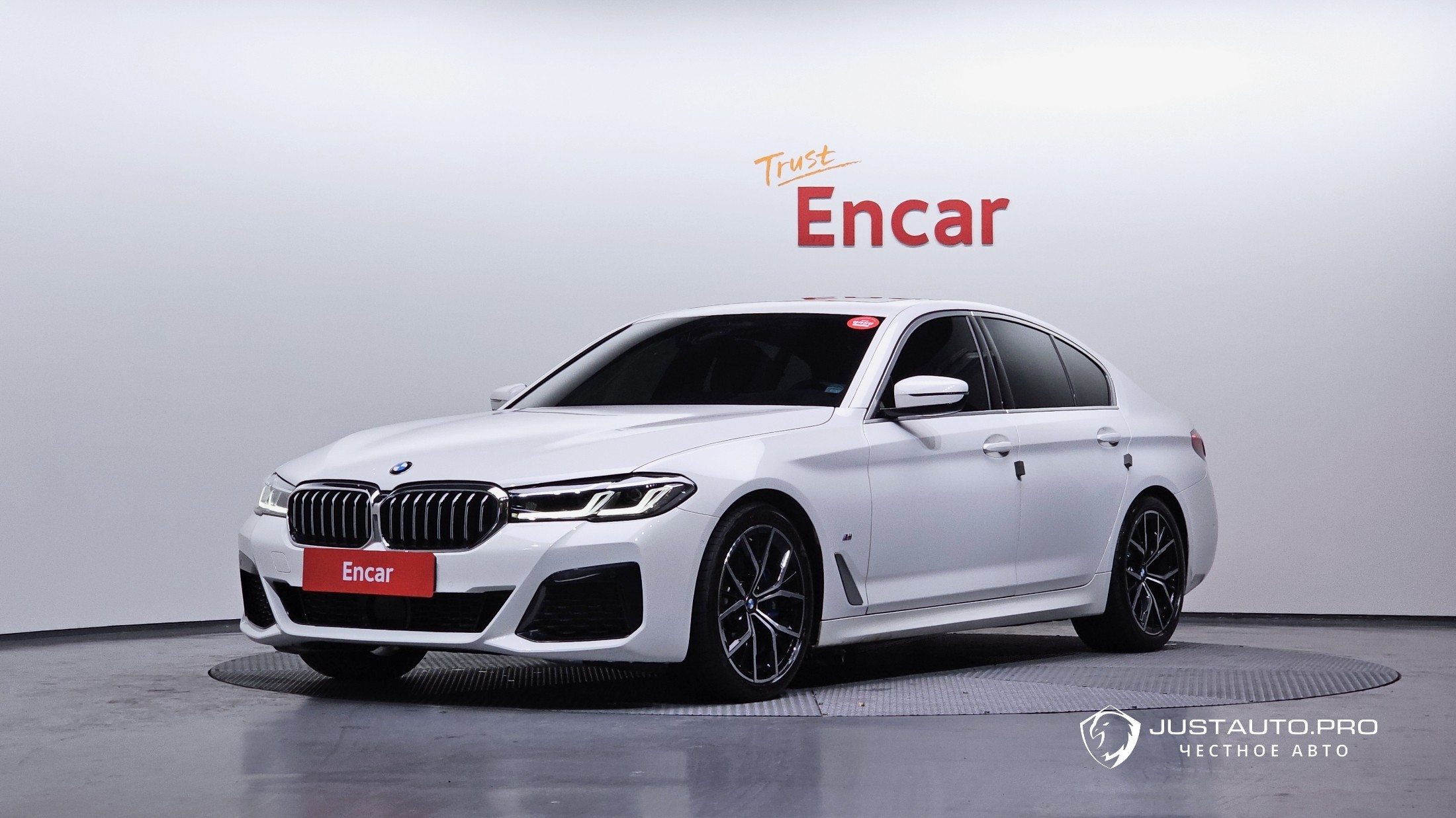 Автомобиль BMW 5-Series